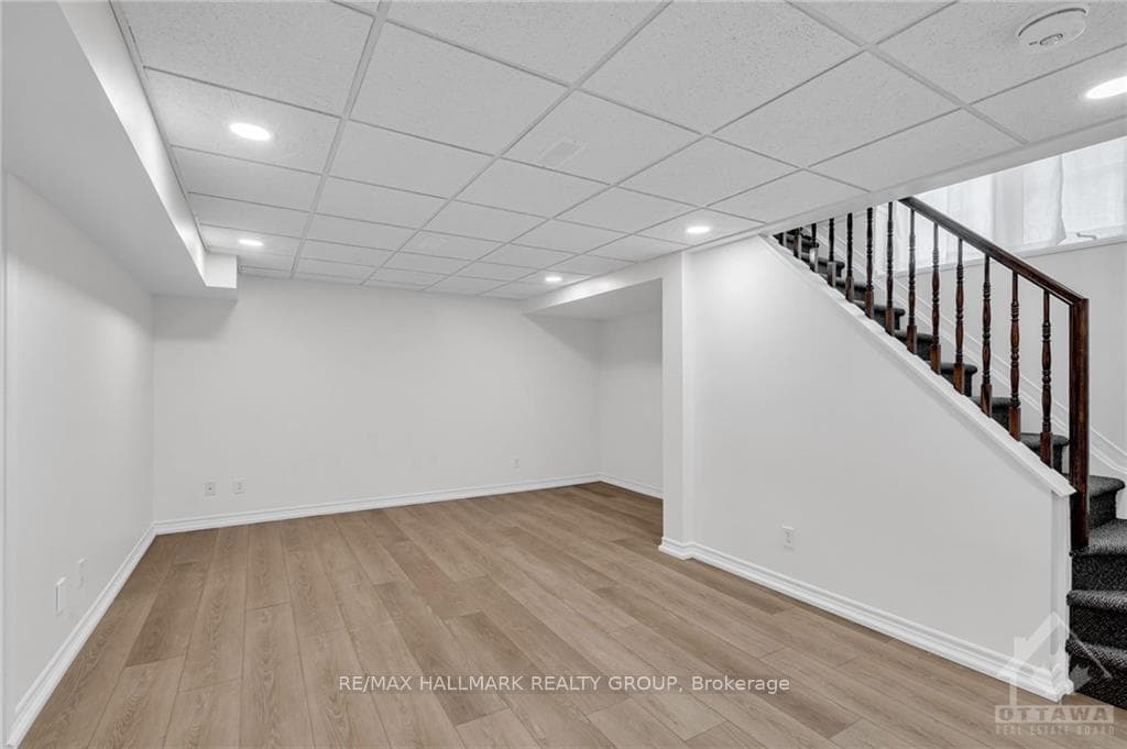 307 APPLECROSS Crescent photo 27