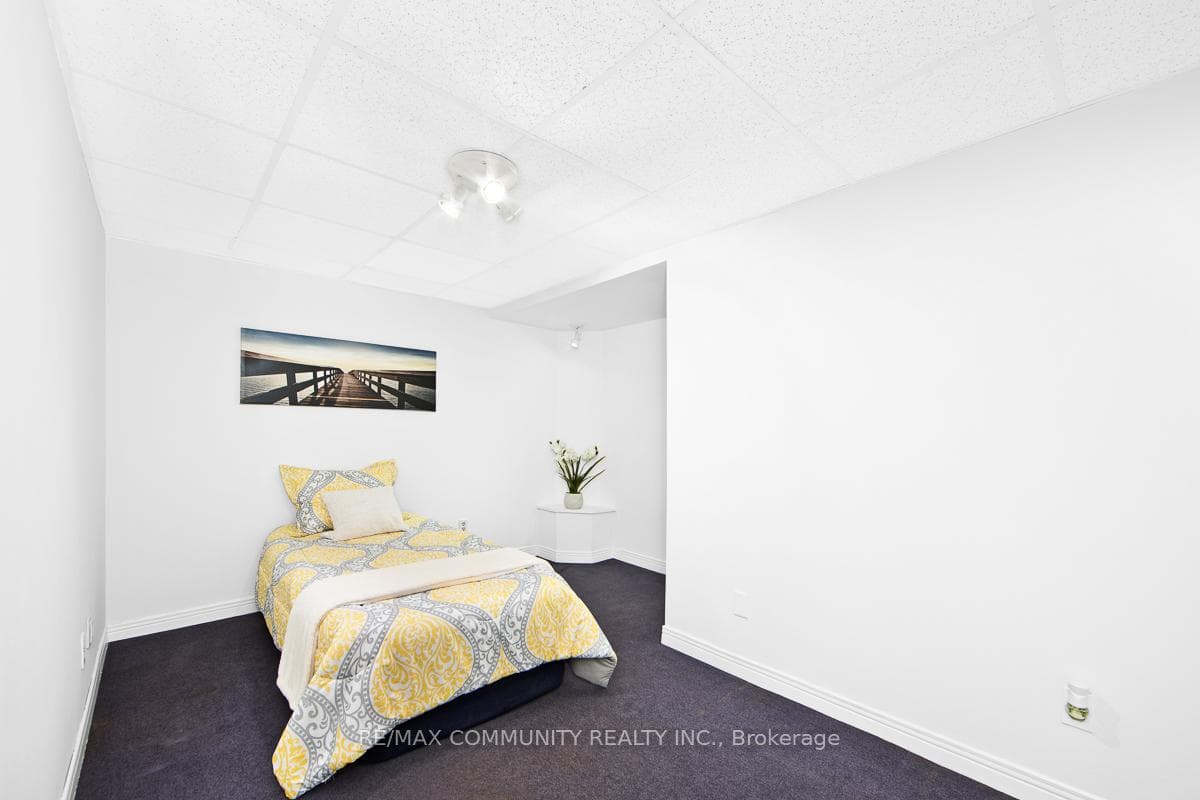 283 Braymore Boulevard photo 21