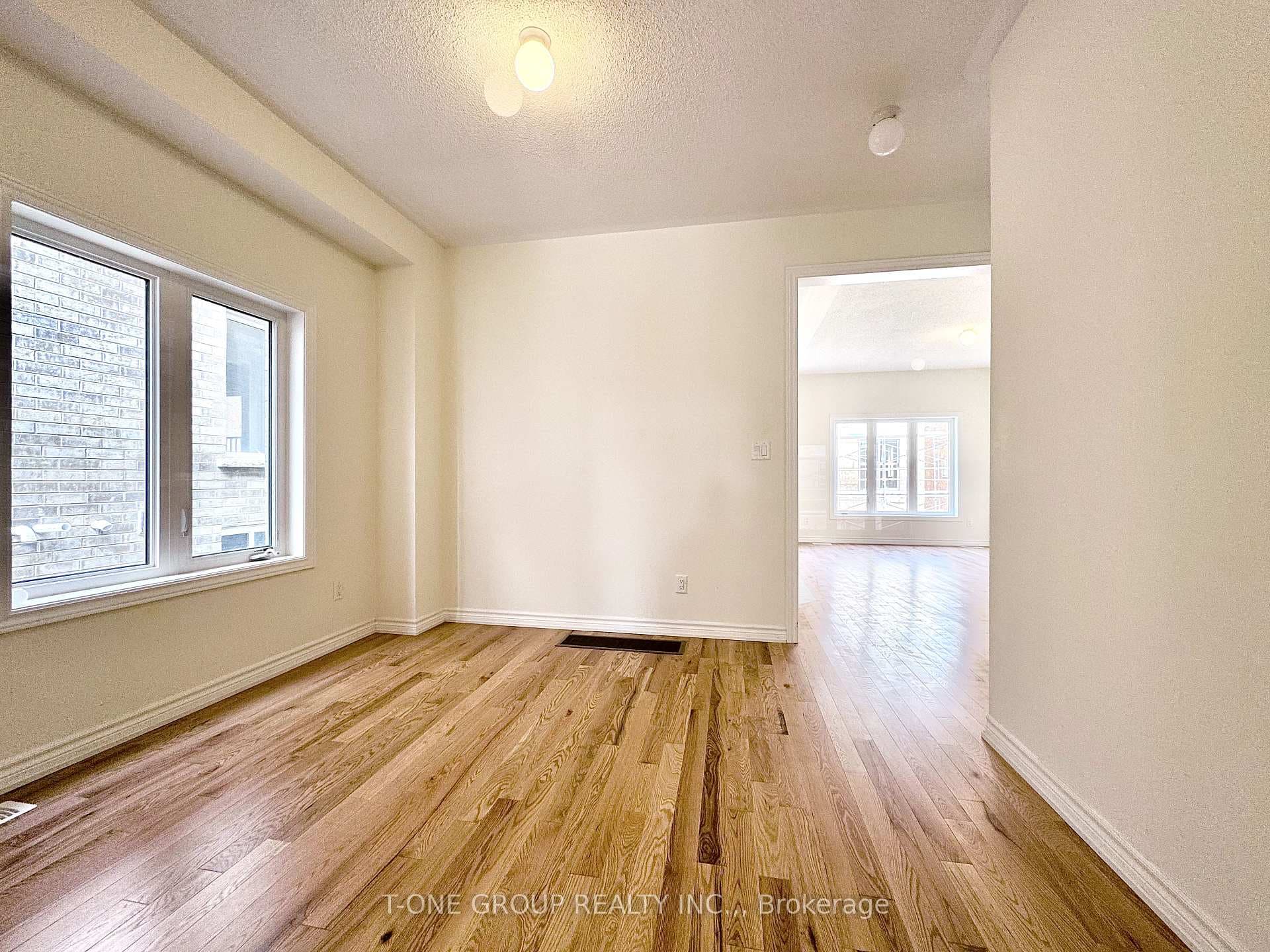 2413 Angora Street photo 15