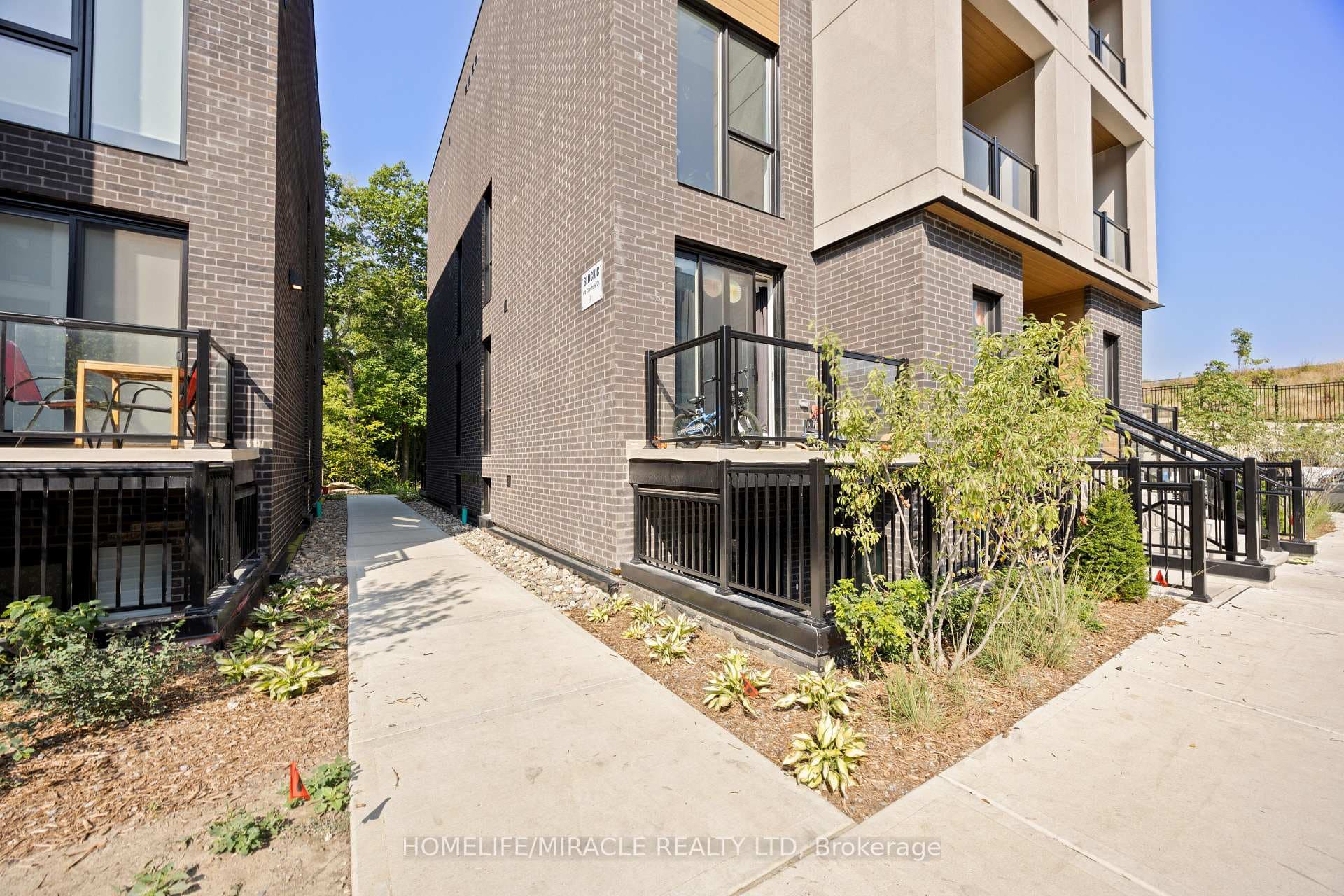 174 Clonmore Drive Unit 9 photo 2