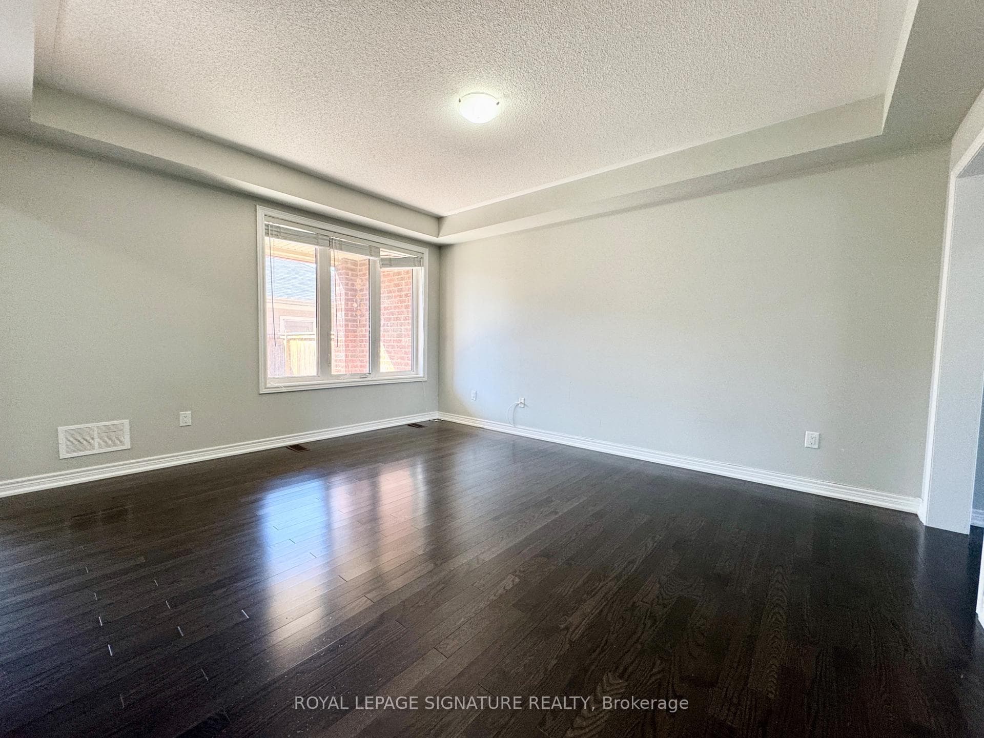 24 Diamond Jubilee Drive photo 6