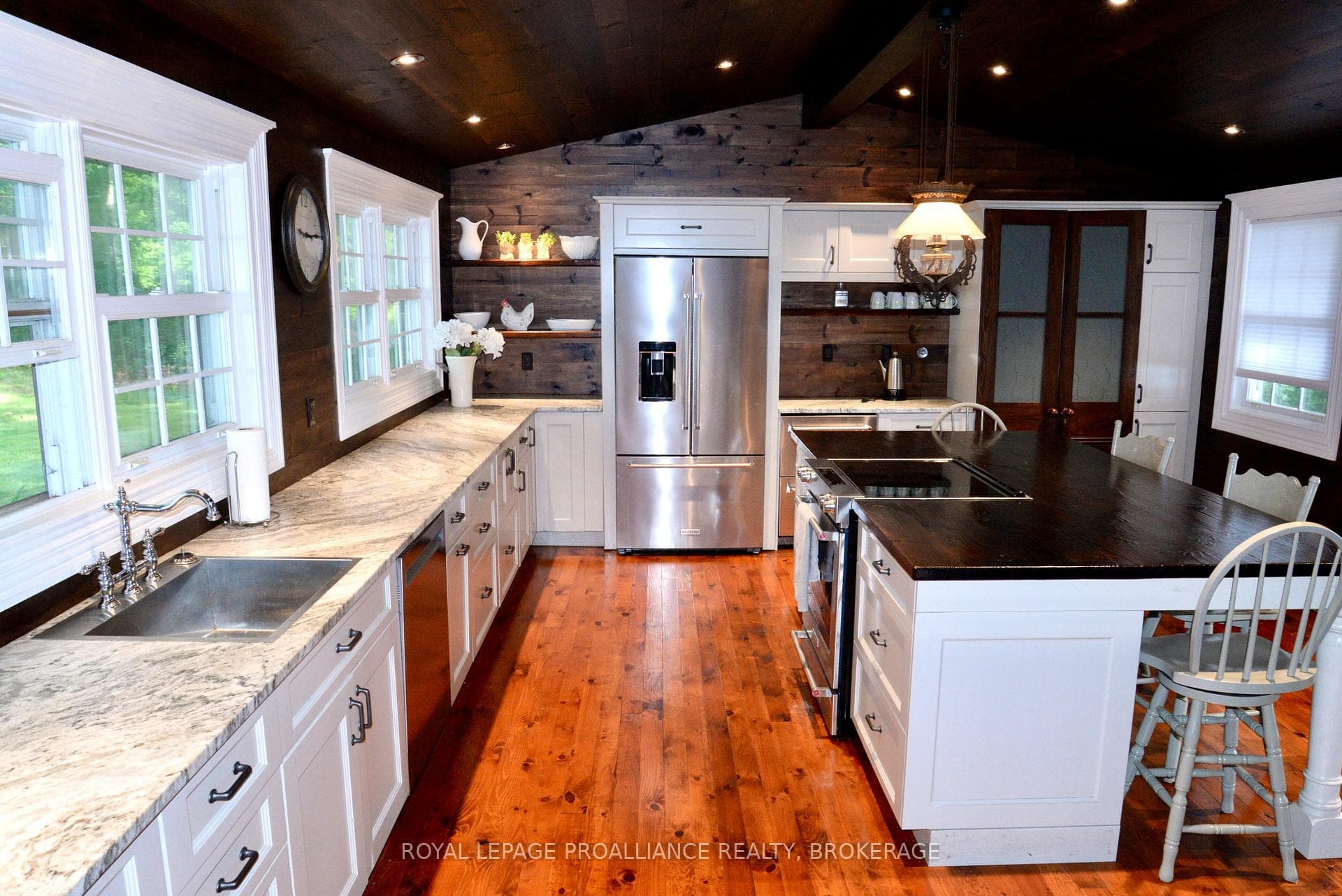 121 Tremont Park Island photo 13
