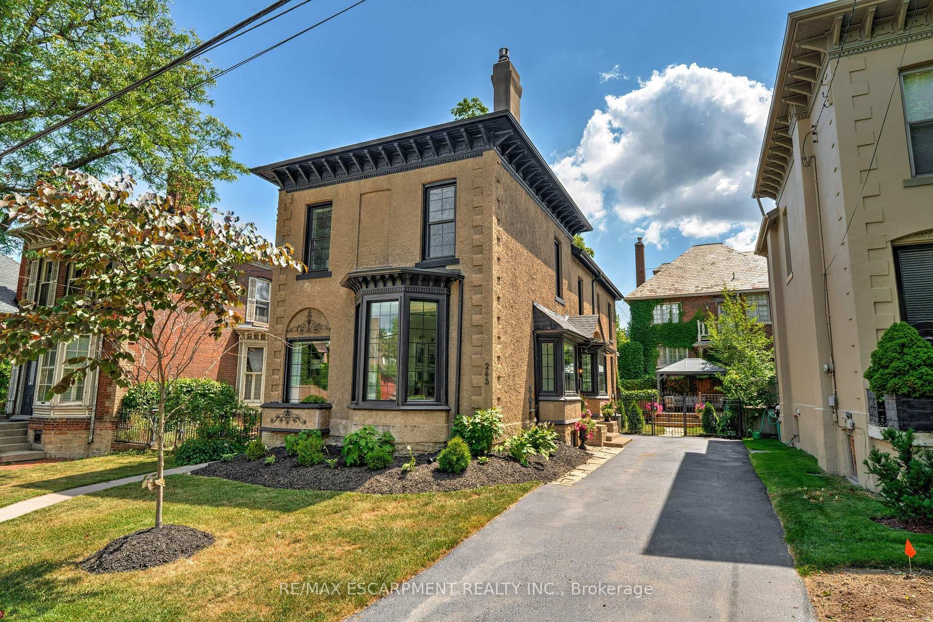265 MacNab Street photo 50