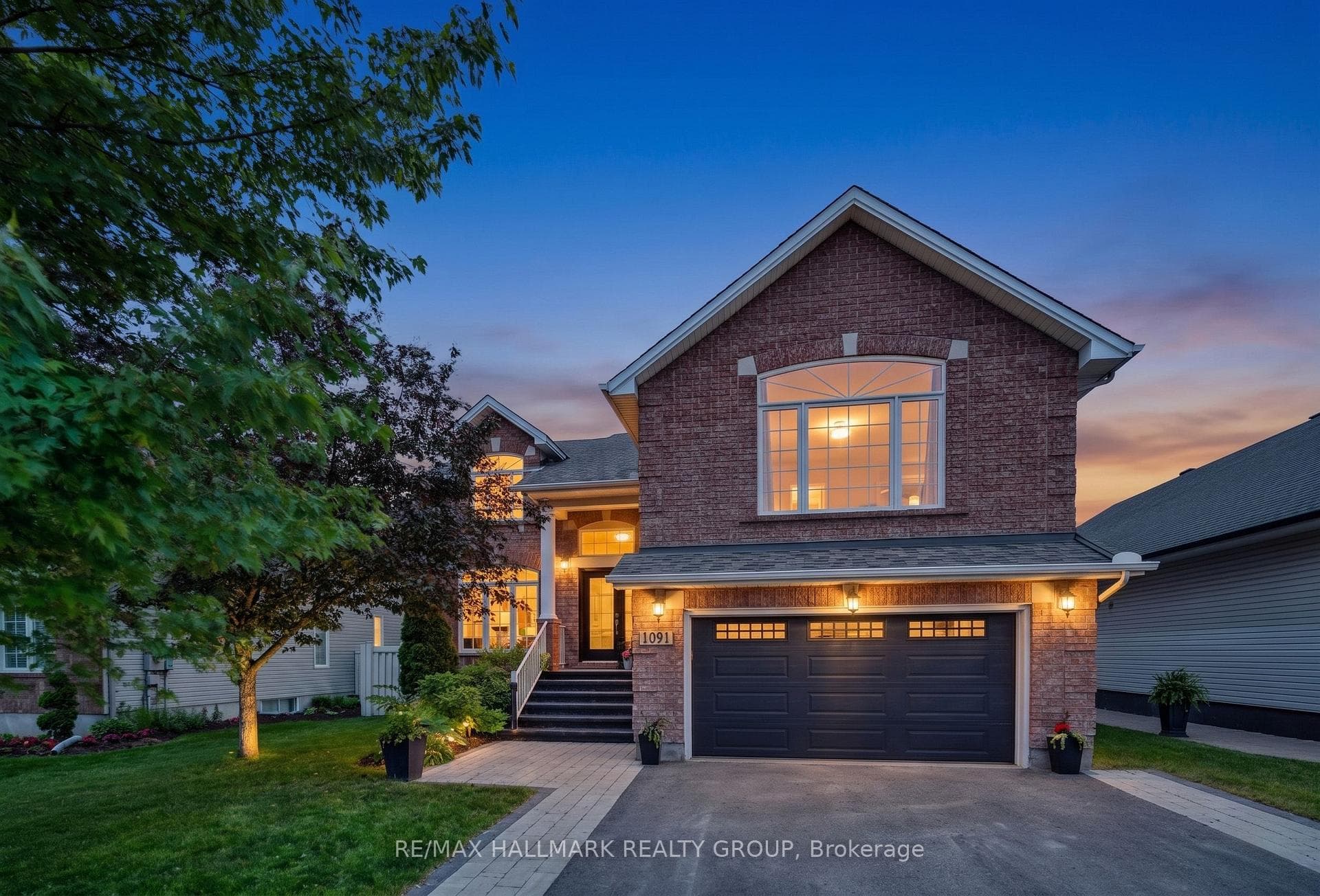 1091 Charest Way photo 1
