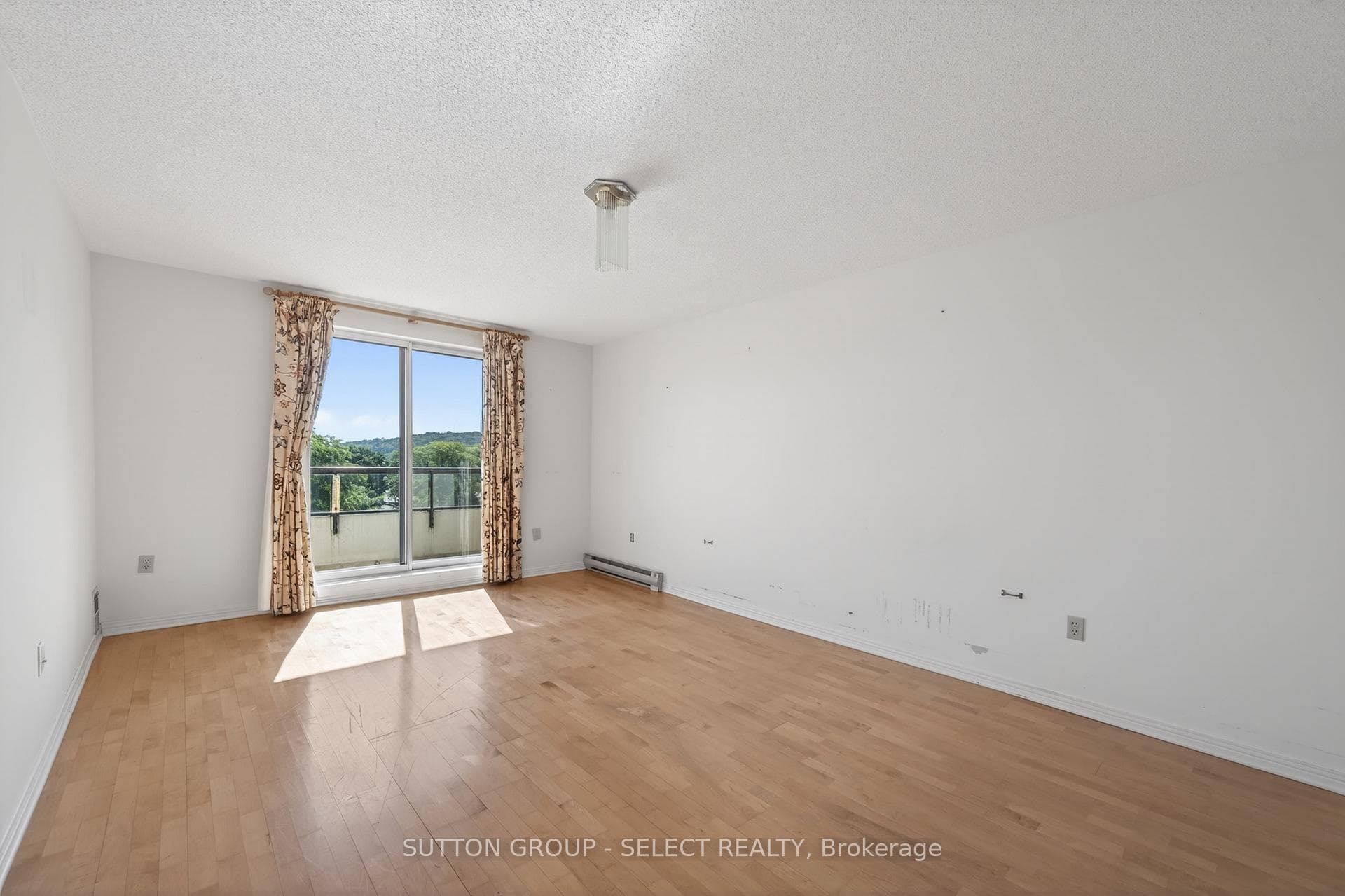 1180 Commissioners Road Unit 702 photo 21