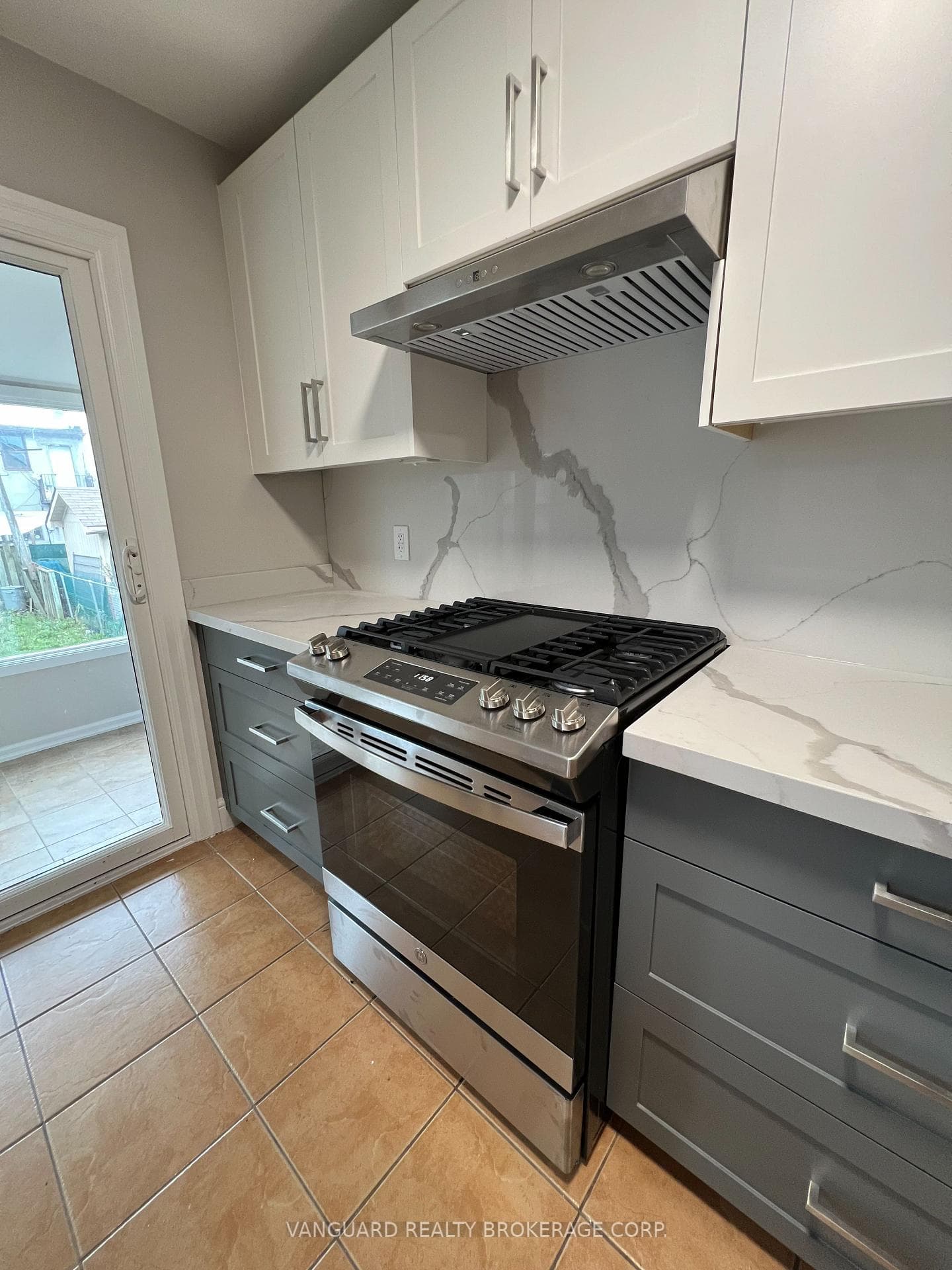 88 Lanark Avenue photo 7