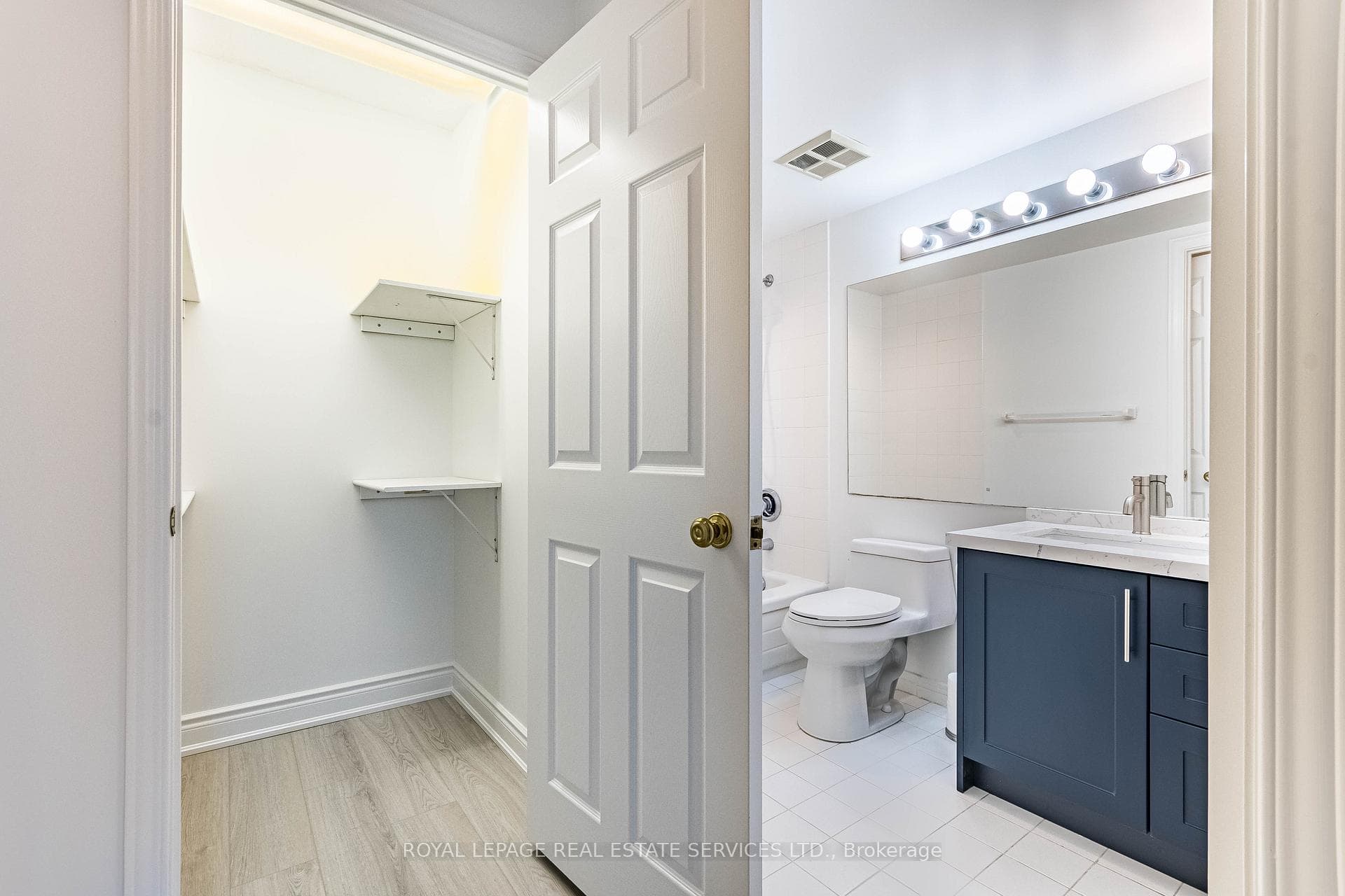 1 Aberfoyle Crescent Unit 1604 photo 23