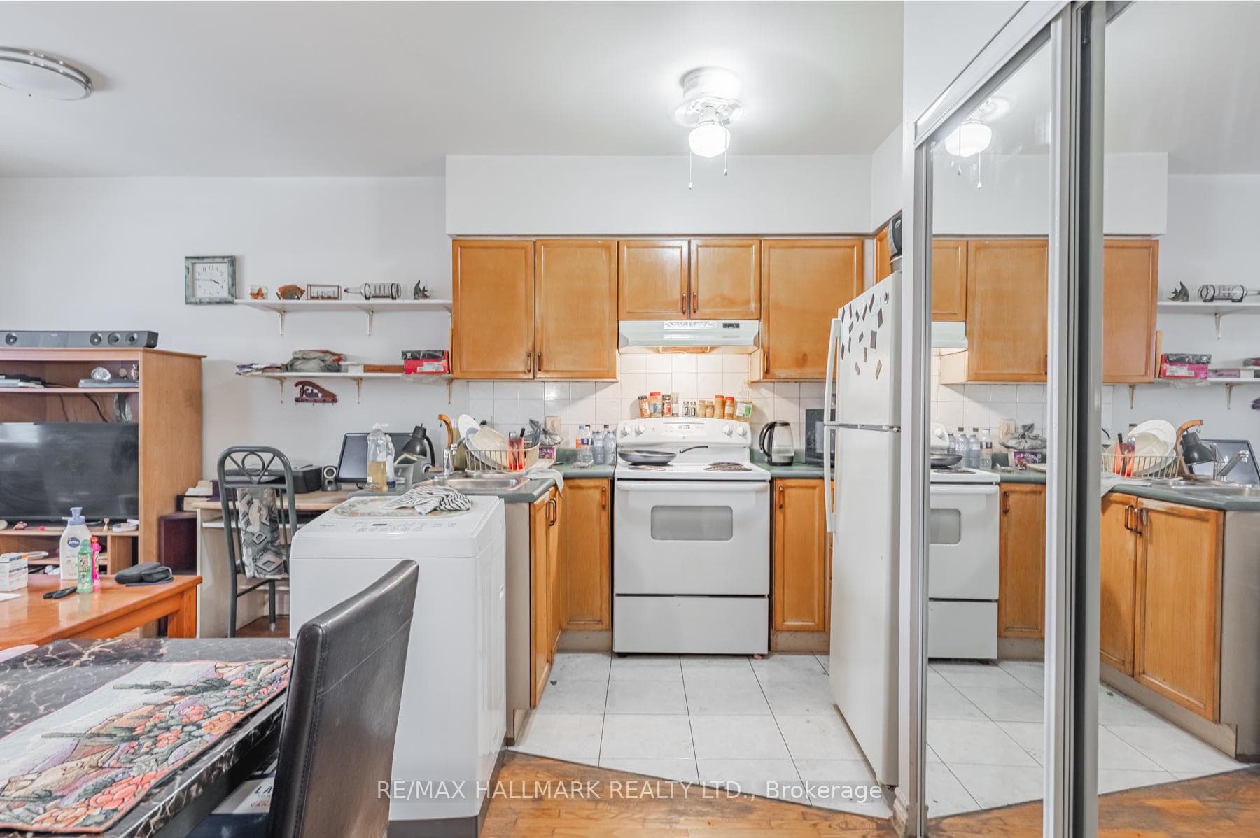 2831 Kingston Road Unit B3 photo 2