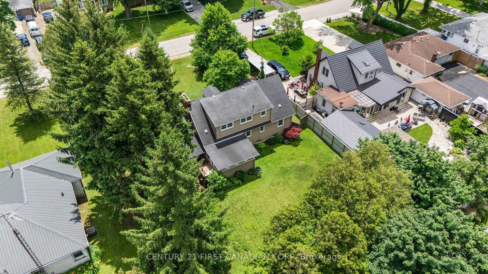 Aerial shot 81ft x 140ft lot