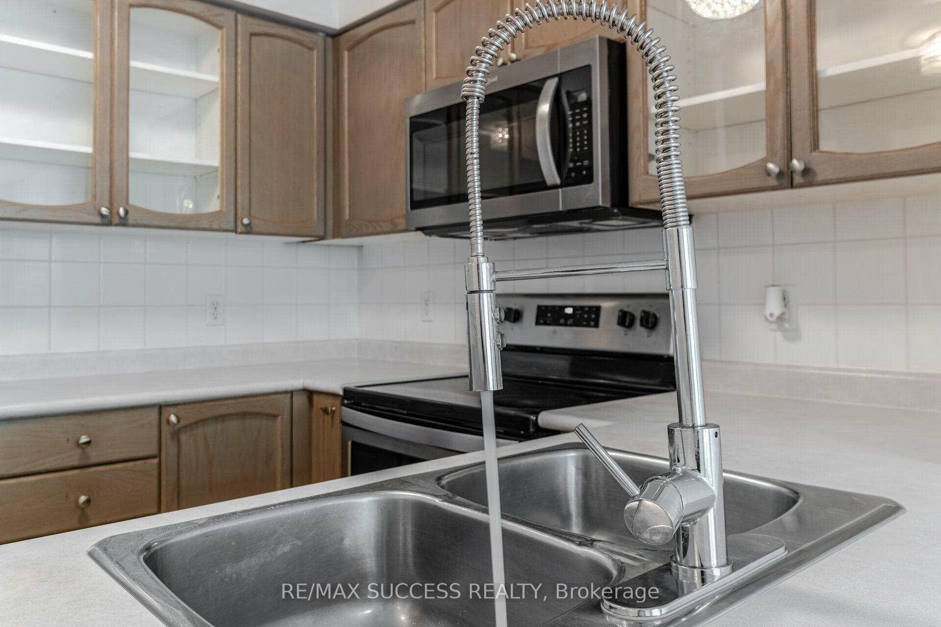 11 Michael Power Place Unit PH14 photo 6