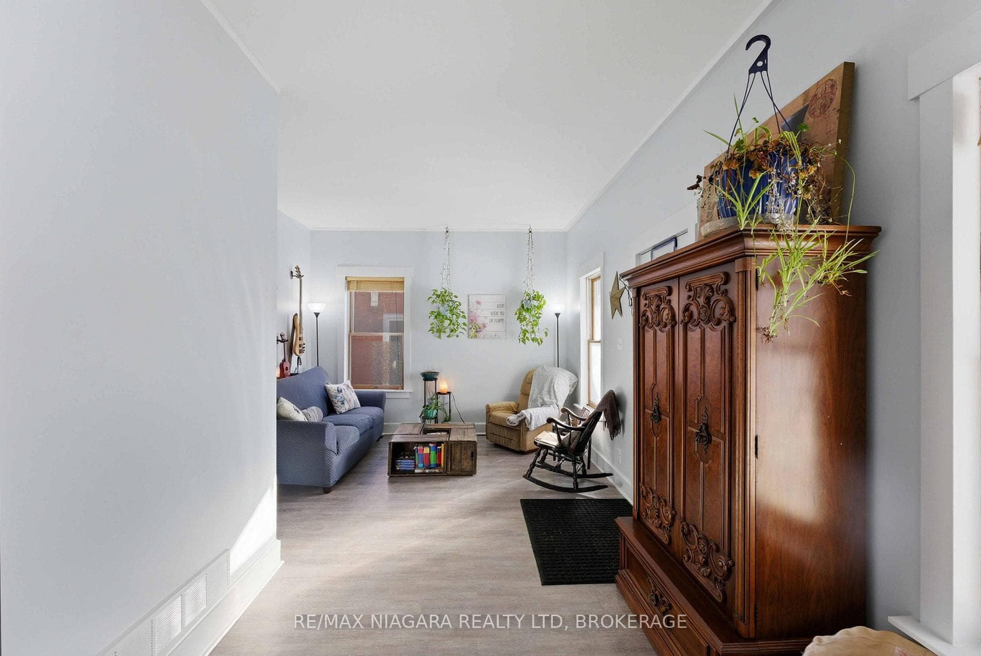 111 LOUISA Street photo 5