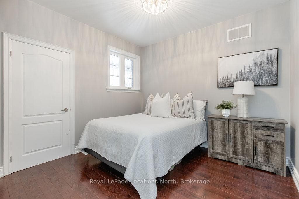 54 ROYAL BEECH Drive photo 28