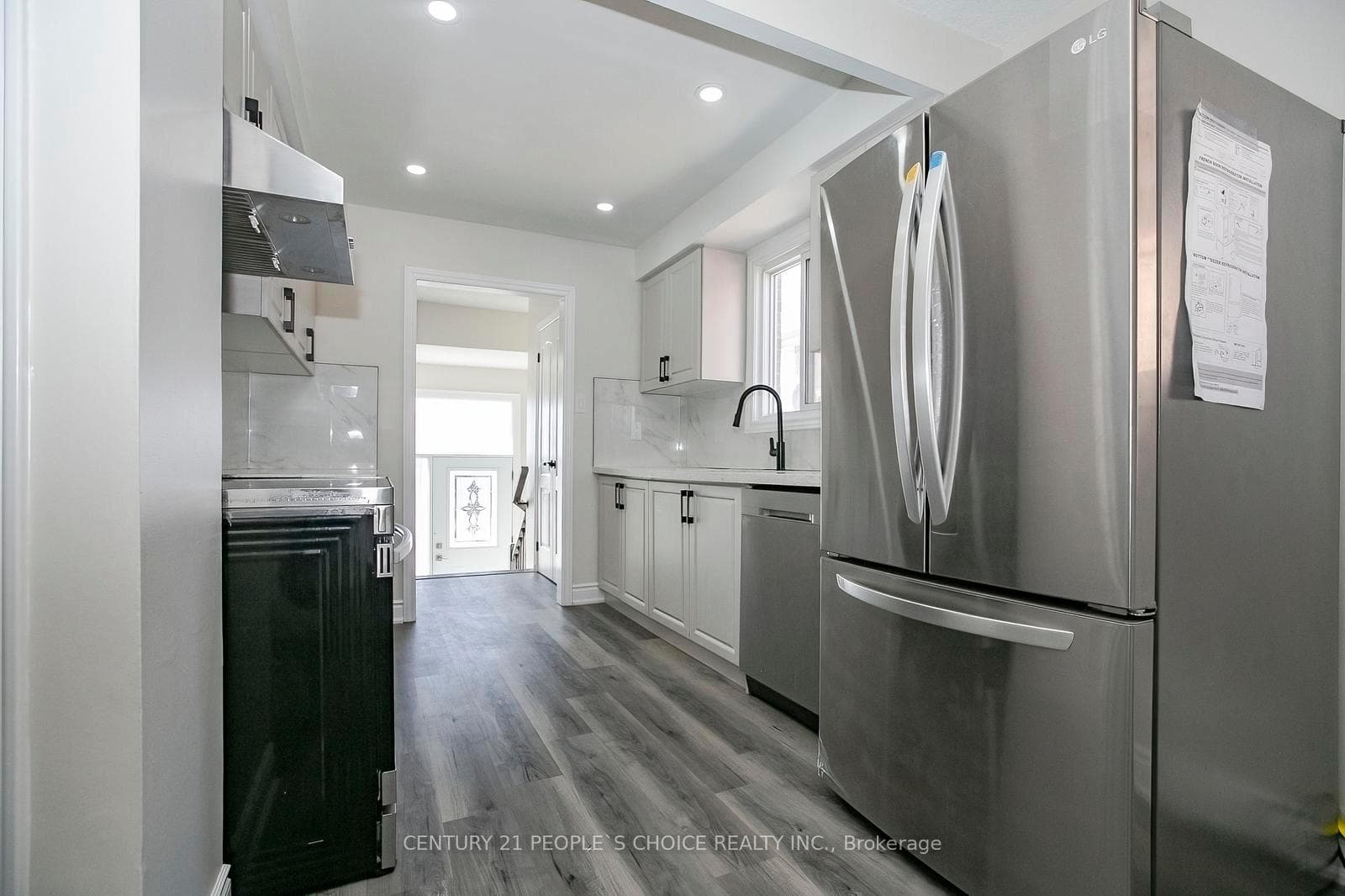 106 Winterfold Drive Unit Upper photo 15