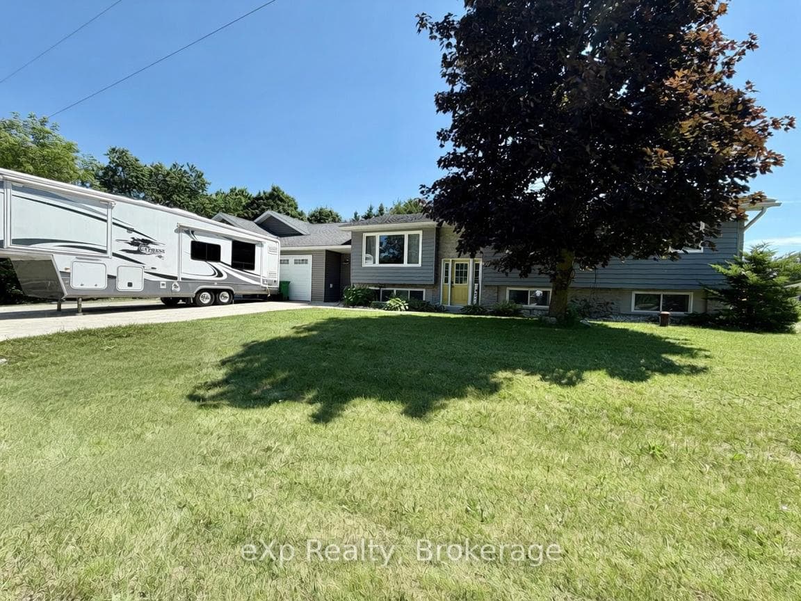 160 WESTFALL Crescent photo 1