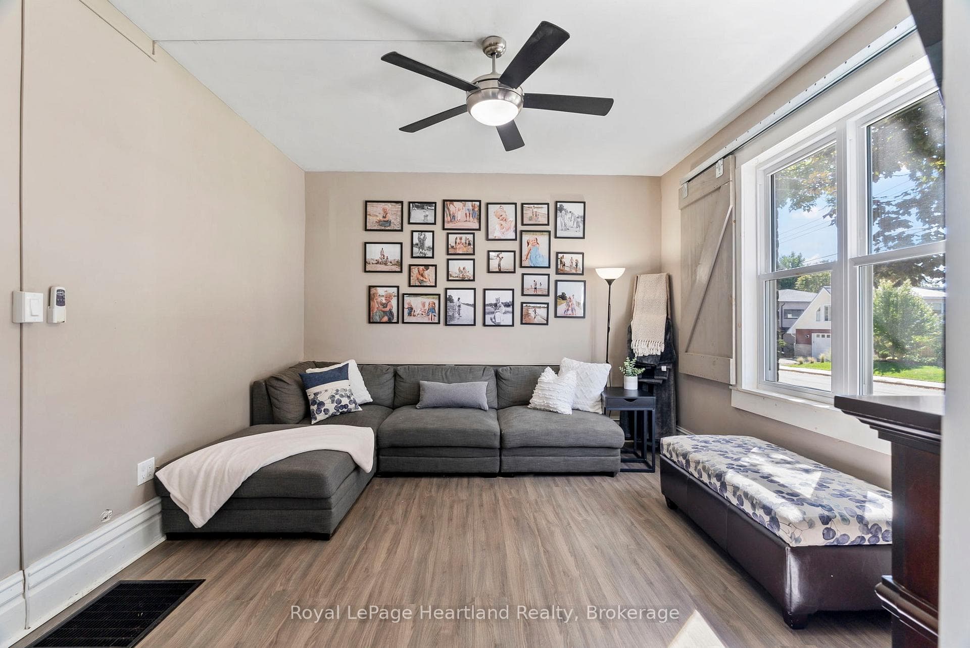 555 RAGLAN Street photo 9