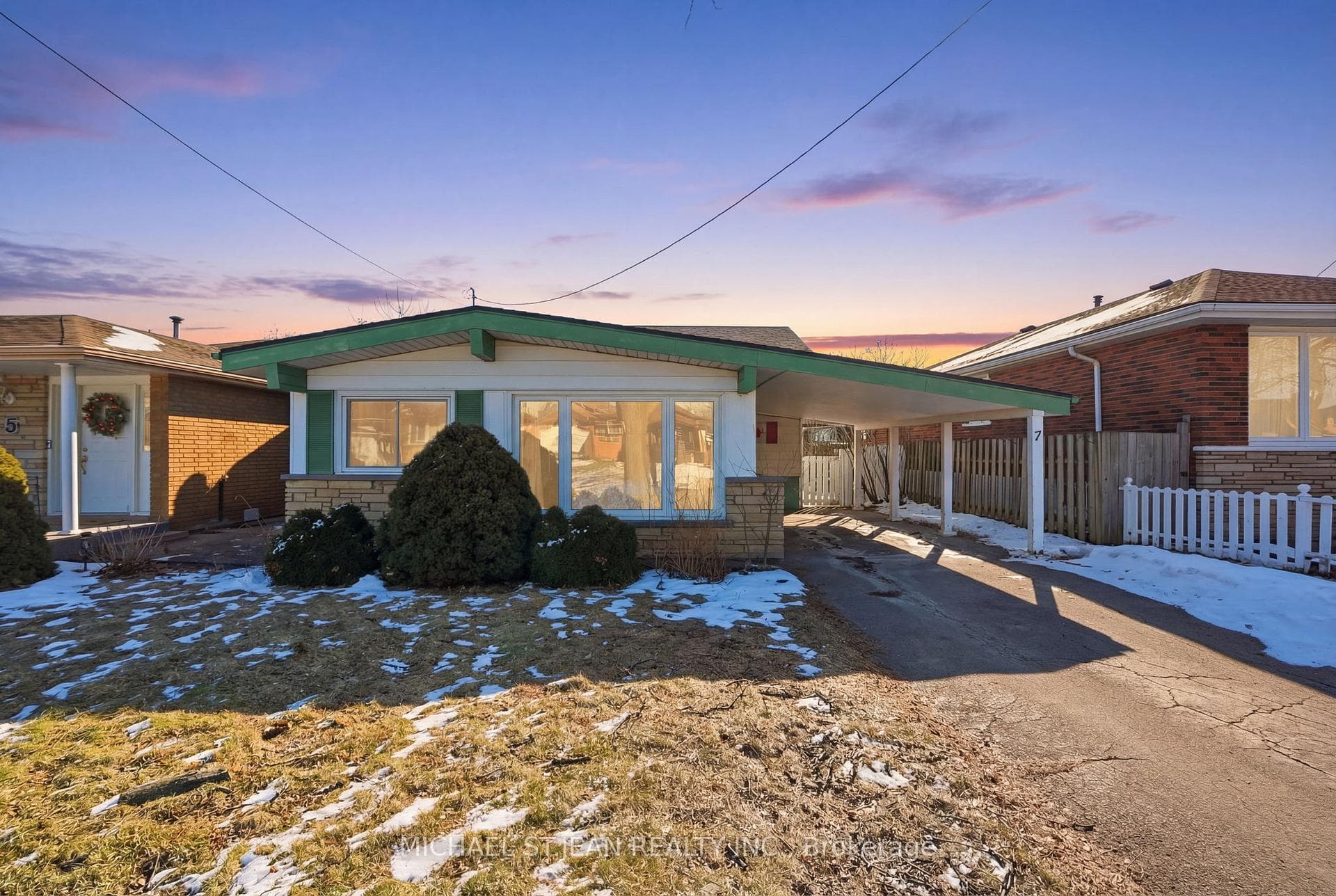 7 Rapallo Drive photo 1