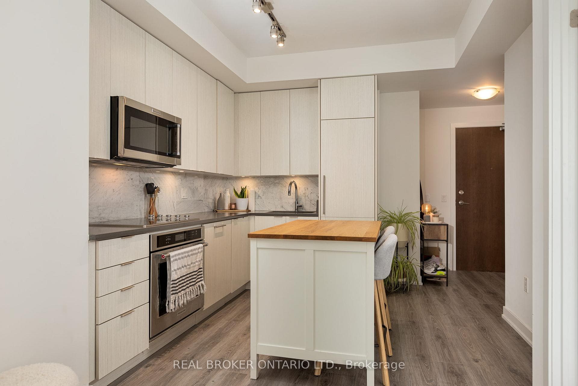 38 Iannuzzi Street Unit 1513 photo 7