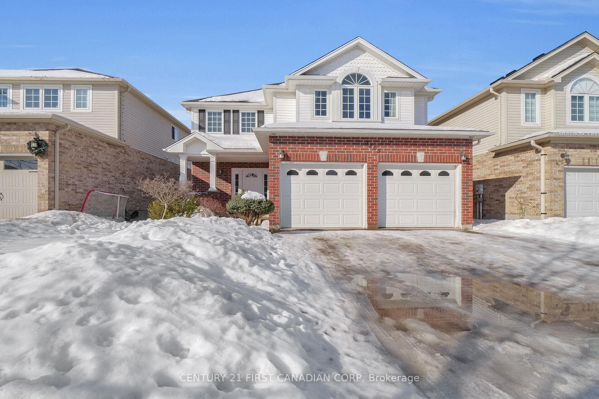 2205 Lilac Avenue photo 1