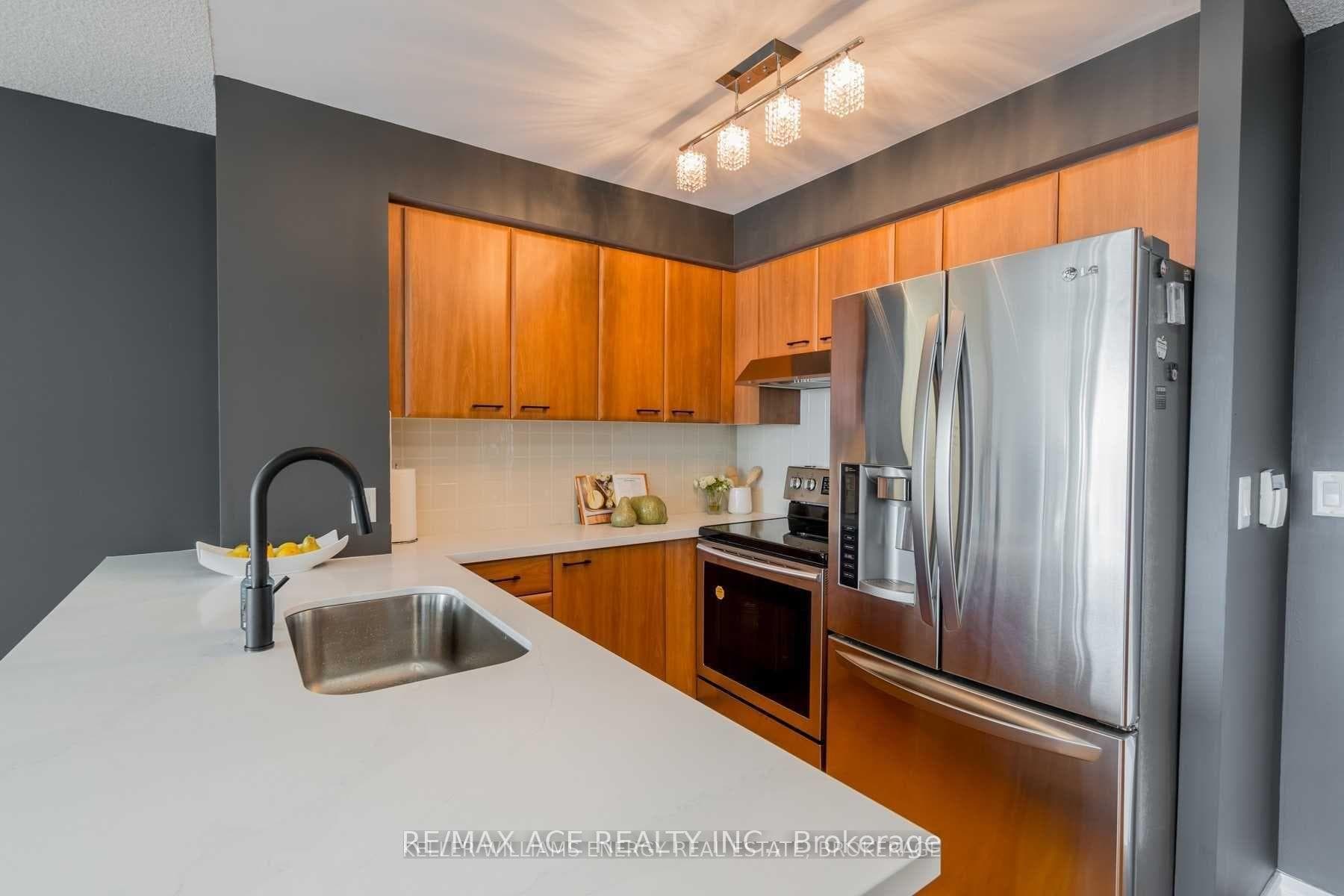 38 Lee Centre Drive Unit 1507 photo 6