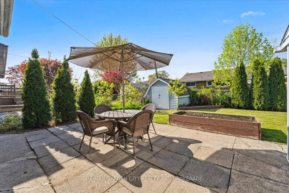 21 Kilbourne Crescent photo 36