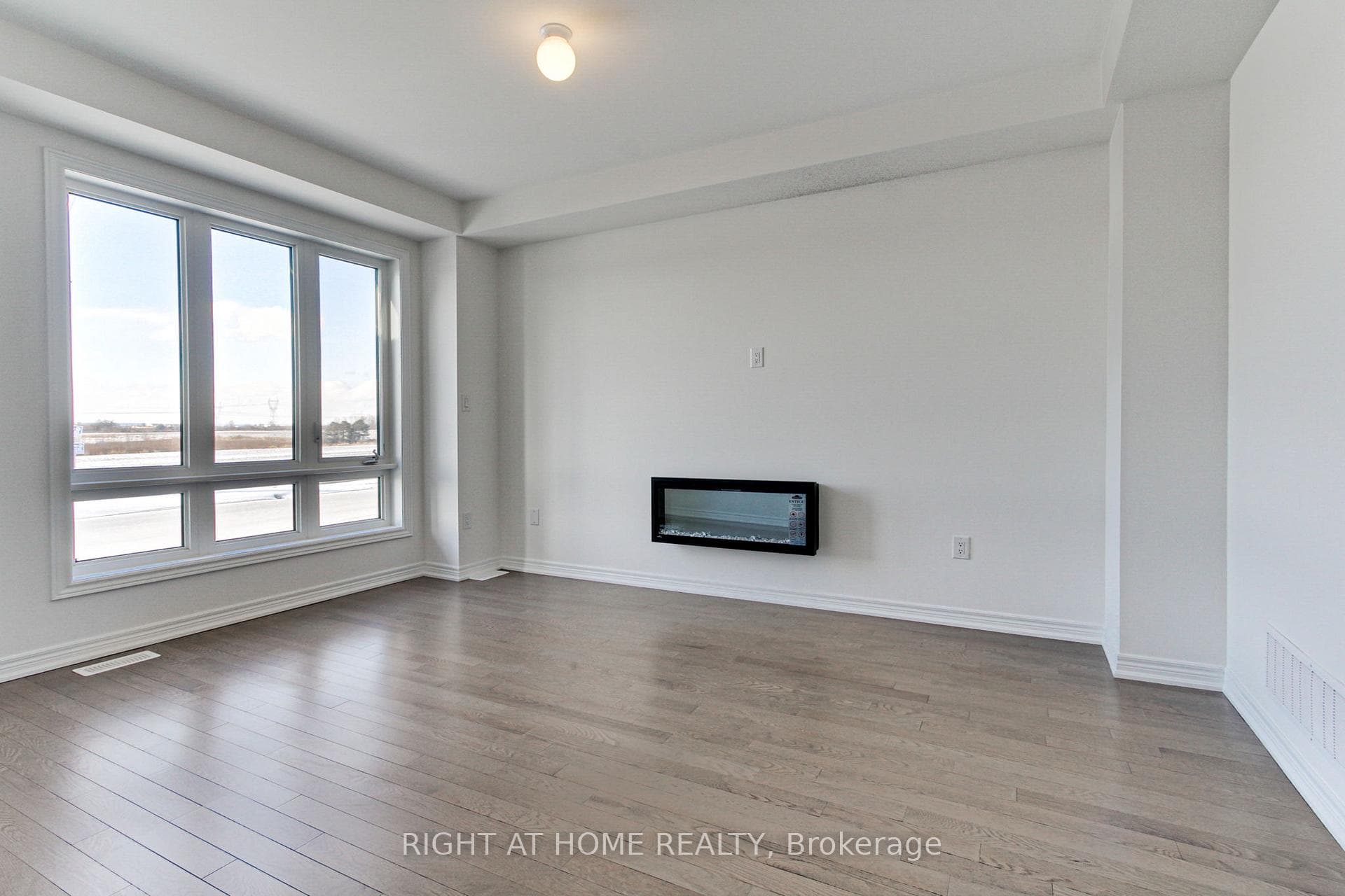 10173 Huntington Road photo 6