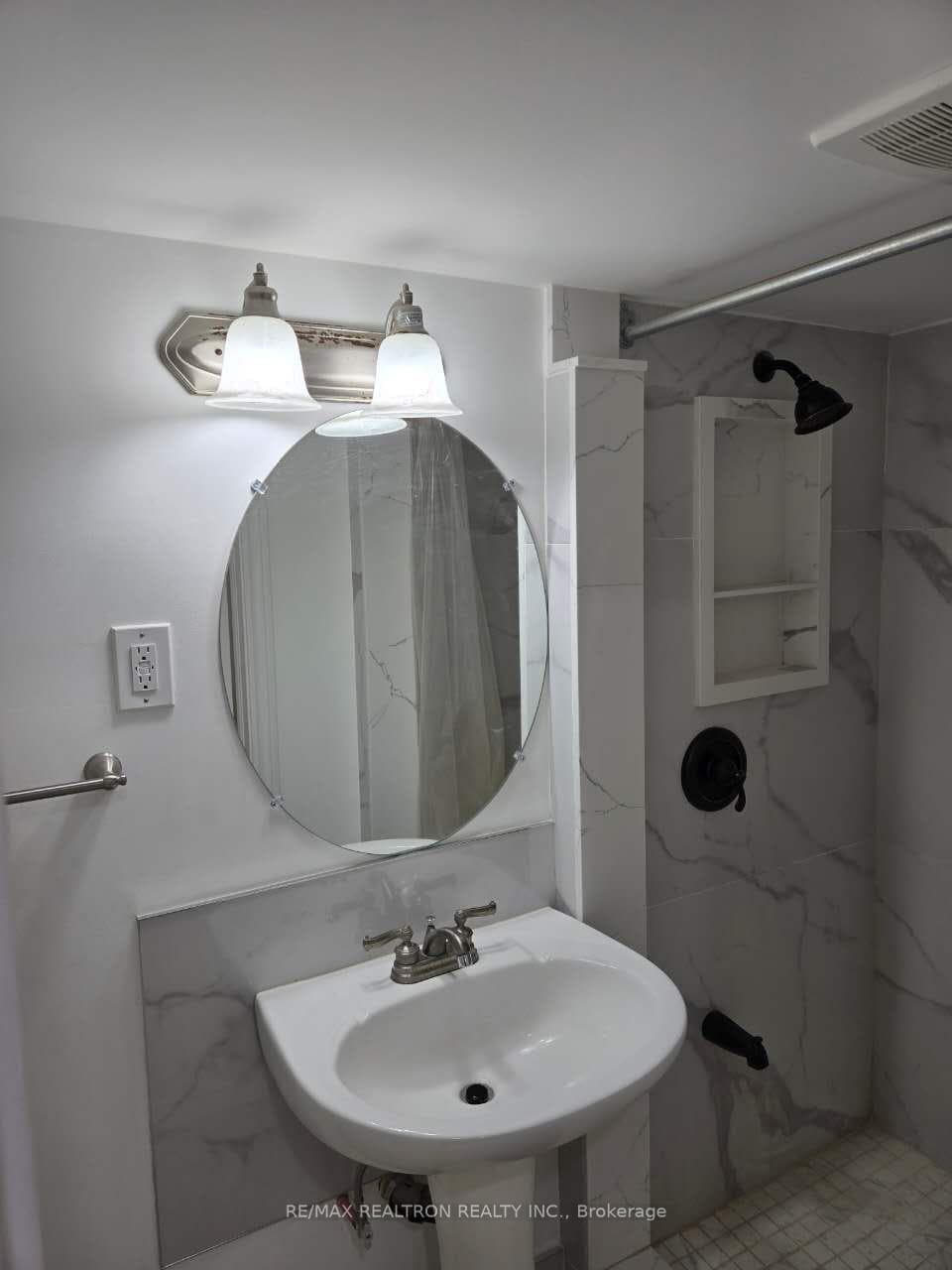 38 Collingsbrook Boulevard Unit Basement Unit 3 photo 13