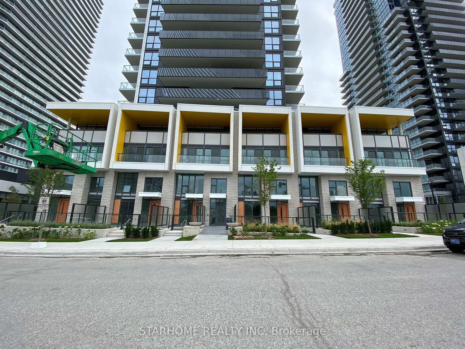 95 McMahon Drive Unit Th 510 photo 14