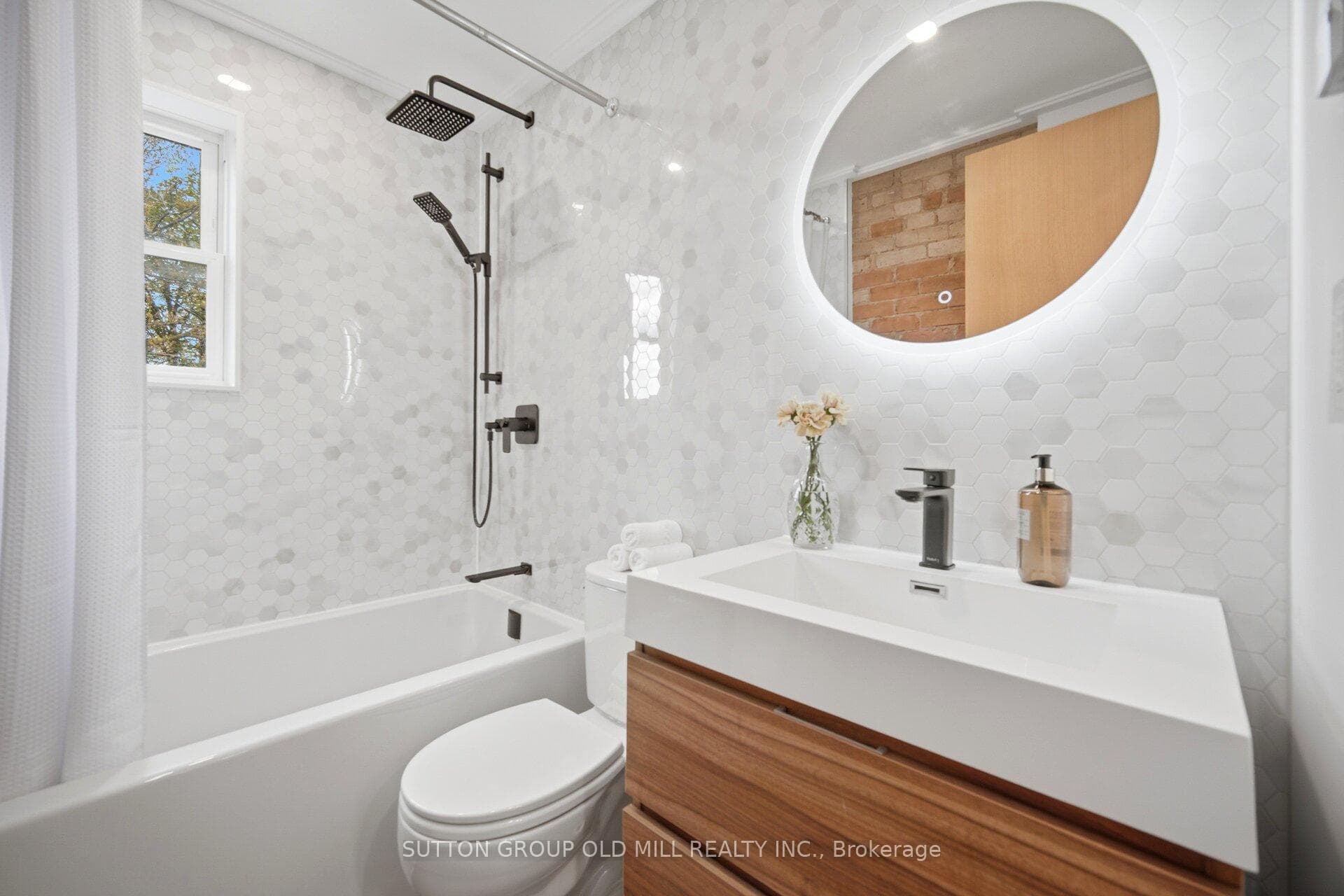87 Mackay Avenue photo 21