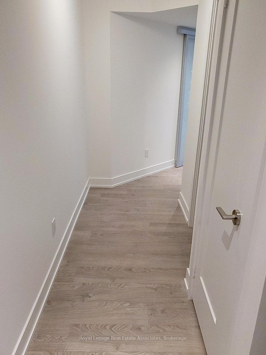 5 Mabelle Avenue Unit 533 photo 6