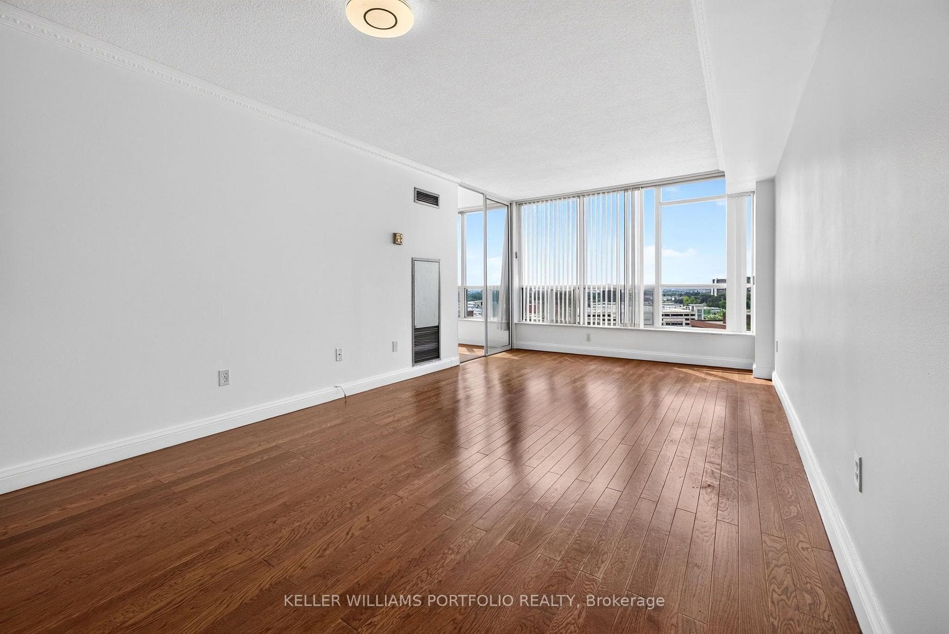 24 Hanover Road Unit 1008 photo 4