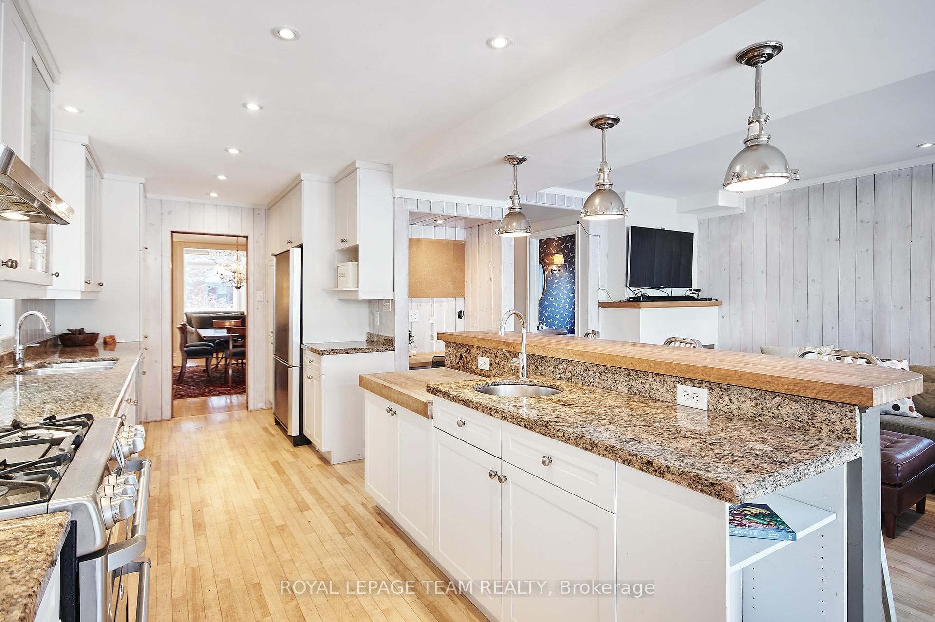 108 Stanley Avenue photo 14