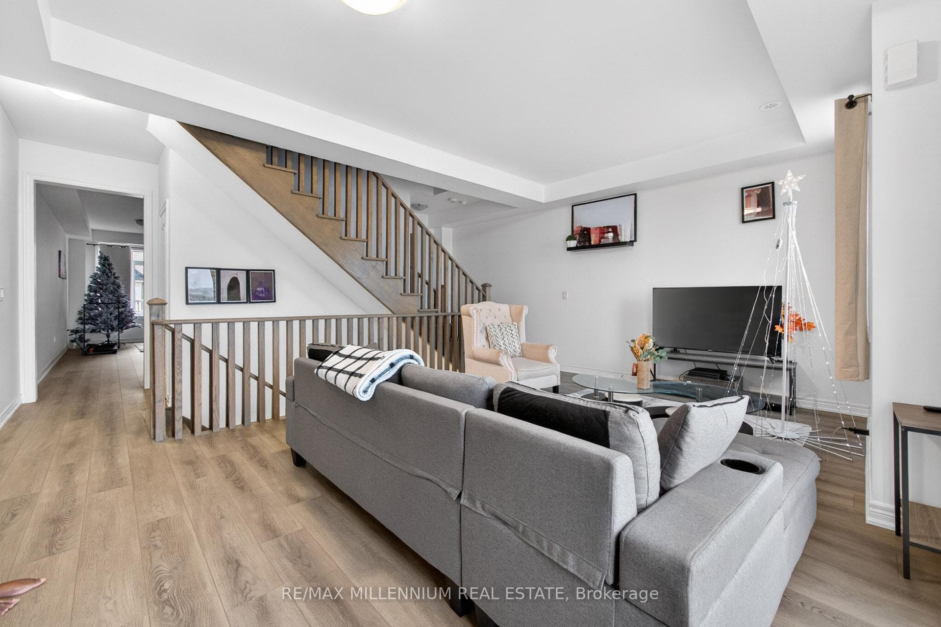 505 Dundas Street photo 13