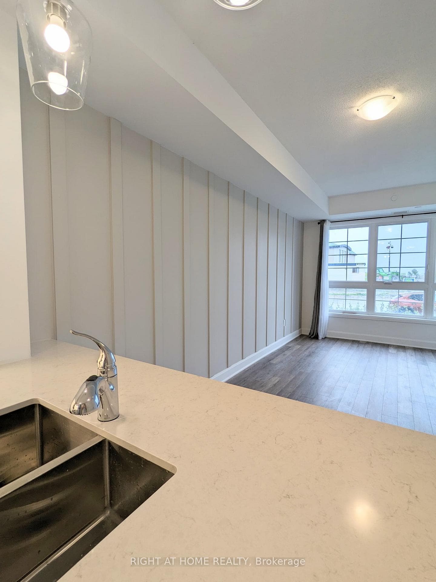 50 Lakebreeze Drive Unit 109 photo 10