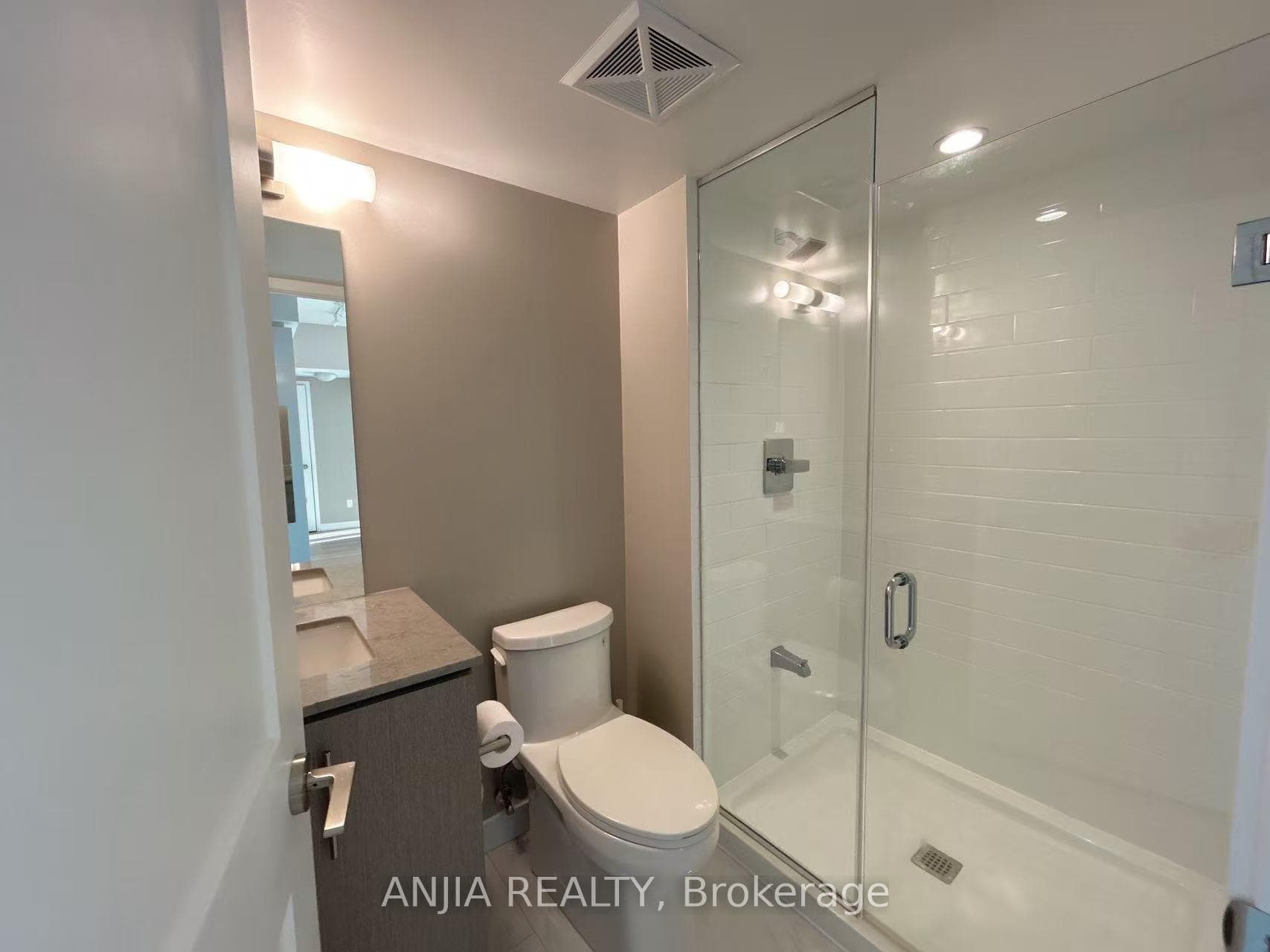 181 Huron Street Unit 804 photo 12