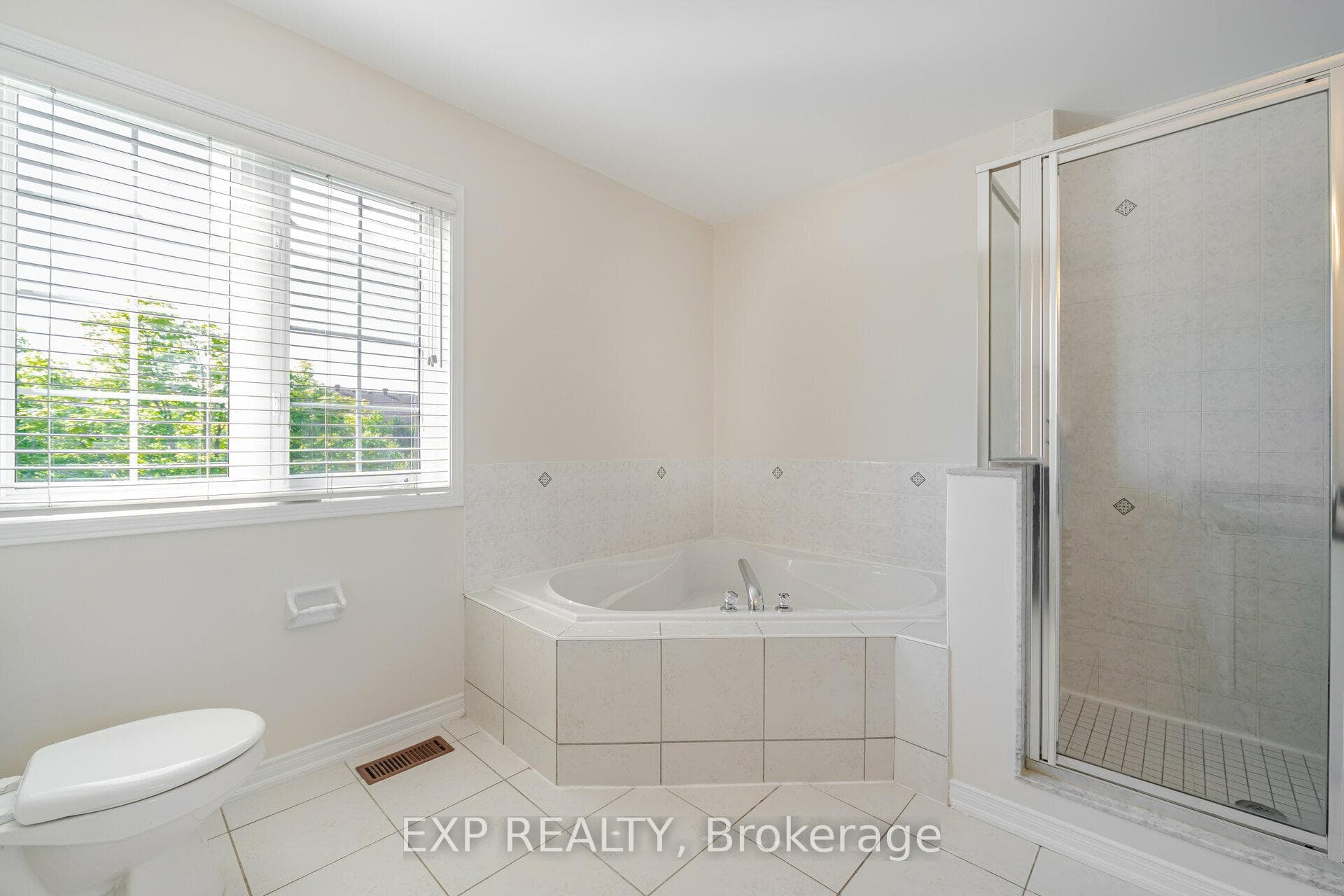48 Goodhart Crescent photo 19