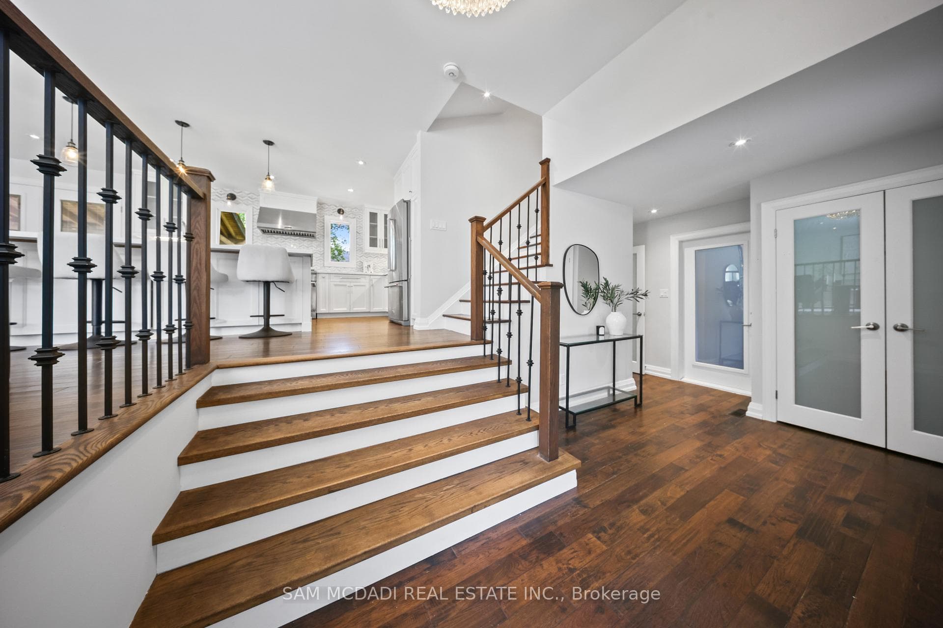 1171 Birchview Drive photo 4