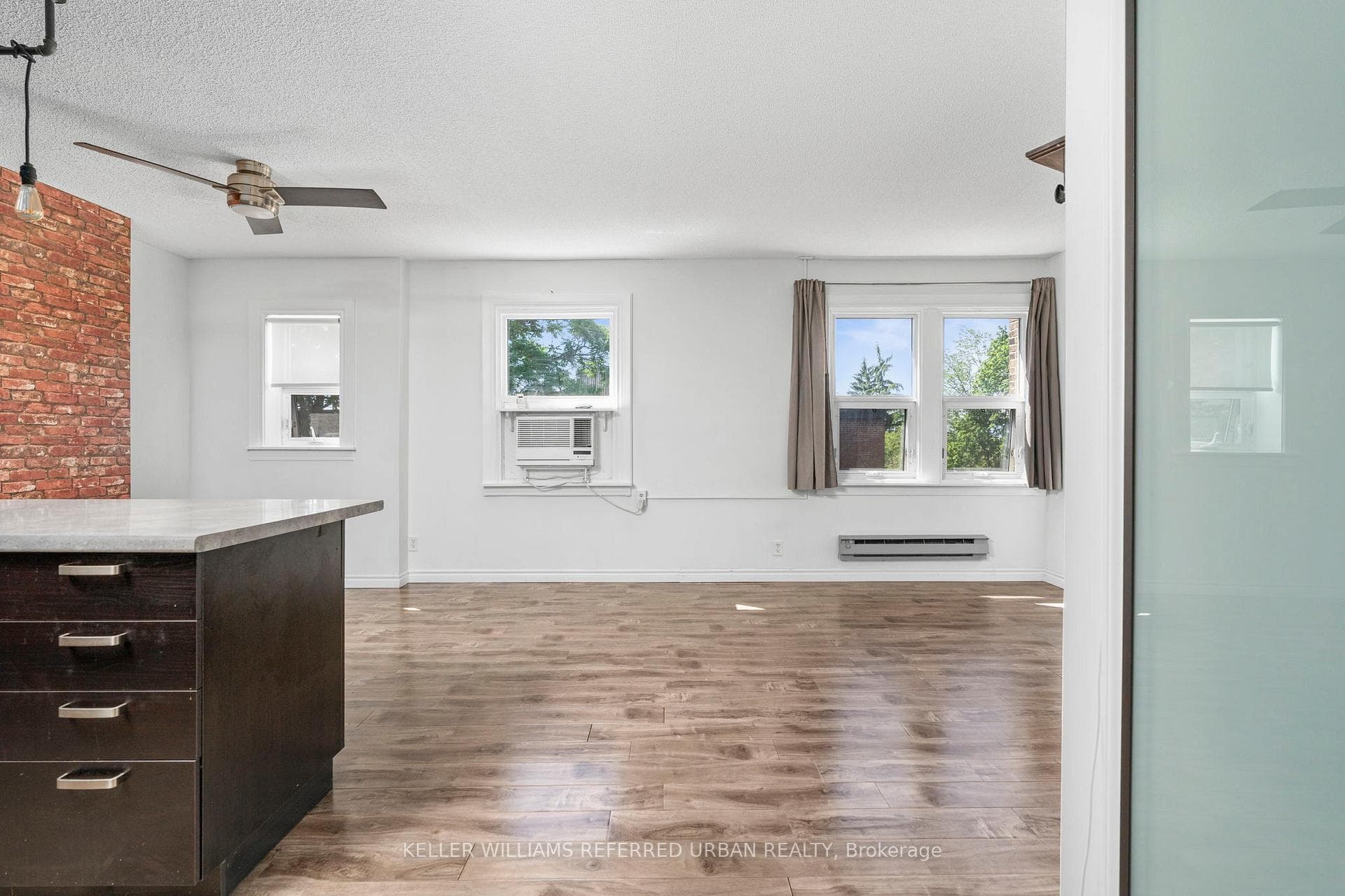 114 Vaughan Road Unit 407 photo 3