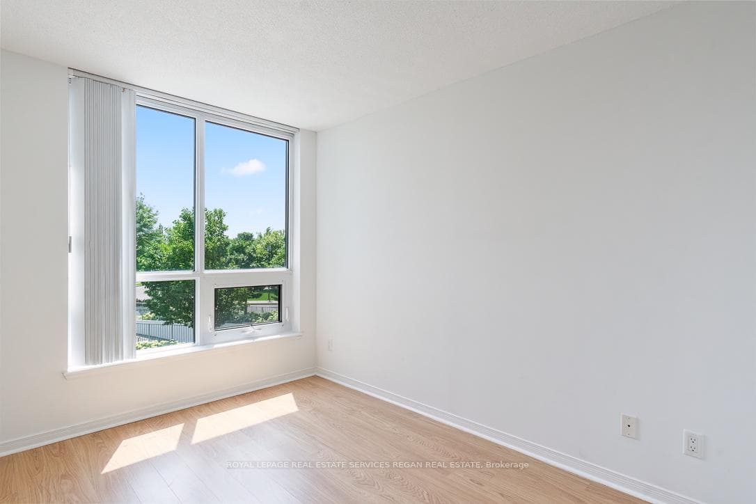 4900 Glen Erin Drive Unit 207 photo 21