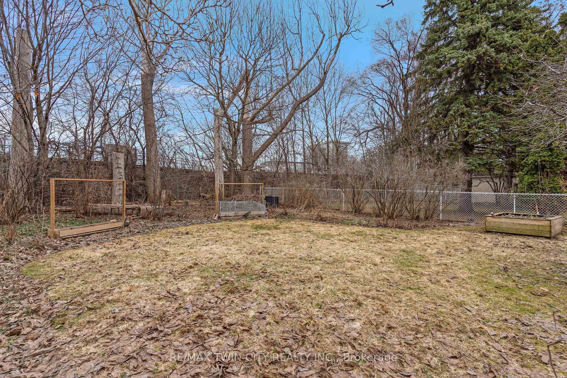 390 Tamarack Drive photo 45