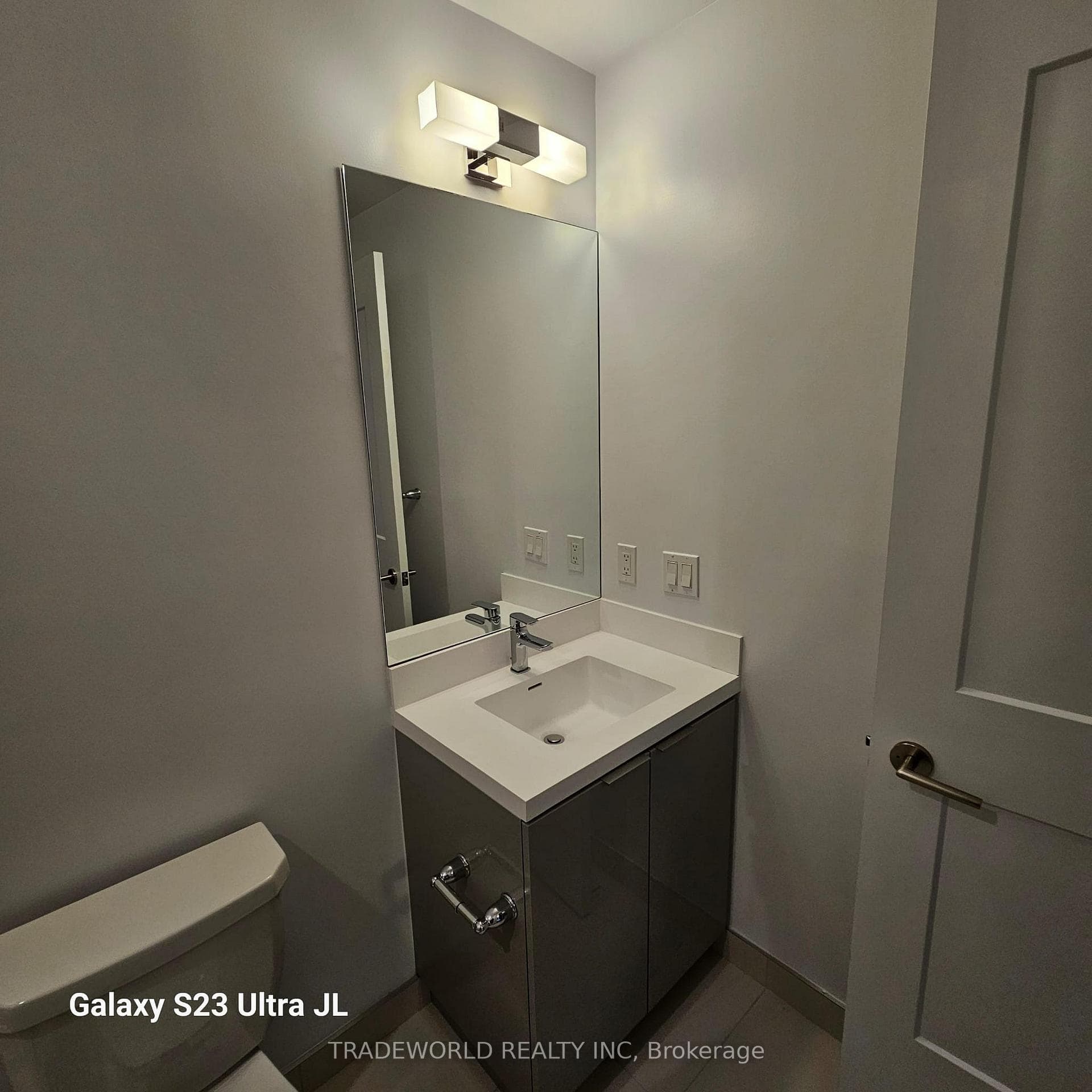 50 Dunfield Avenue Unit 718 photo 8