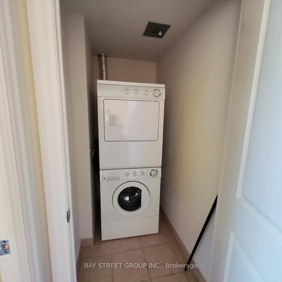 39 upper Duke Crescent Unit N423 photo 15