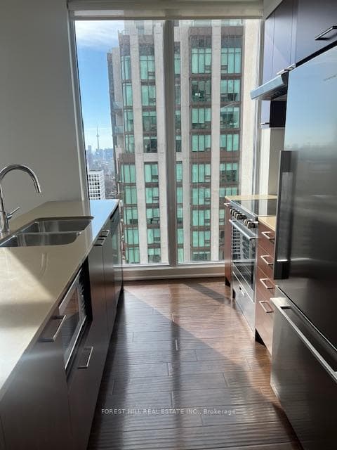 320 Tweedsmuir Avenue Unit 2806 photo 10