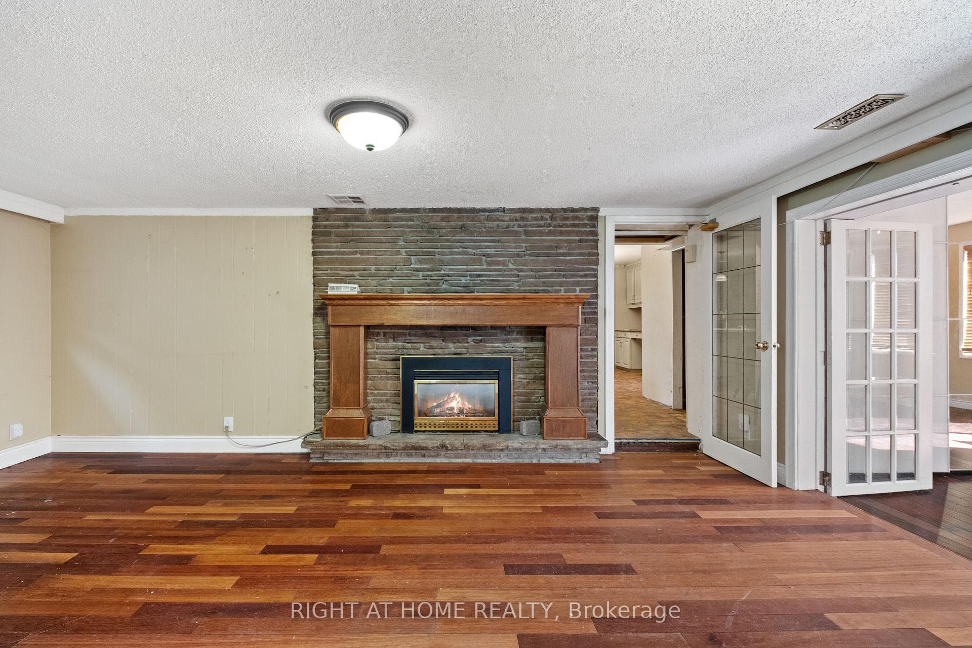 275 Miami Drive photo 18
