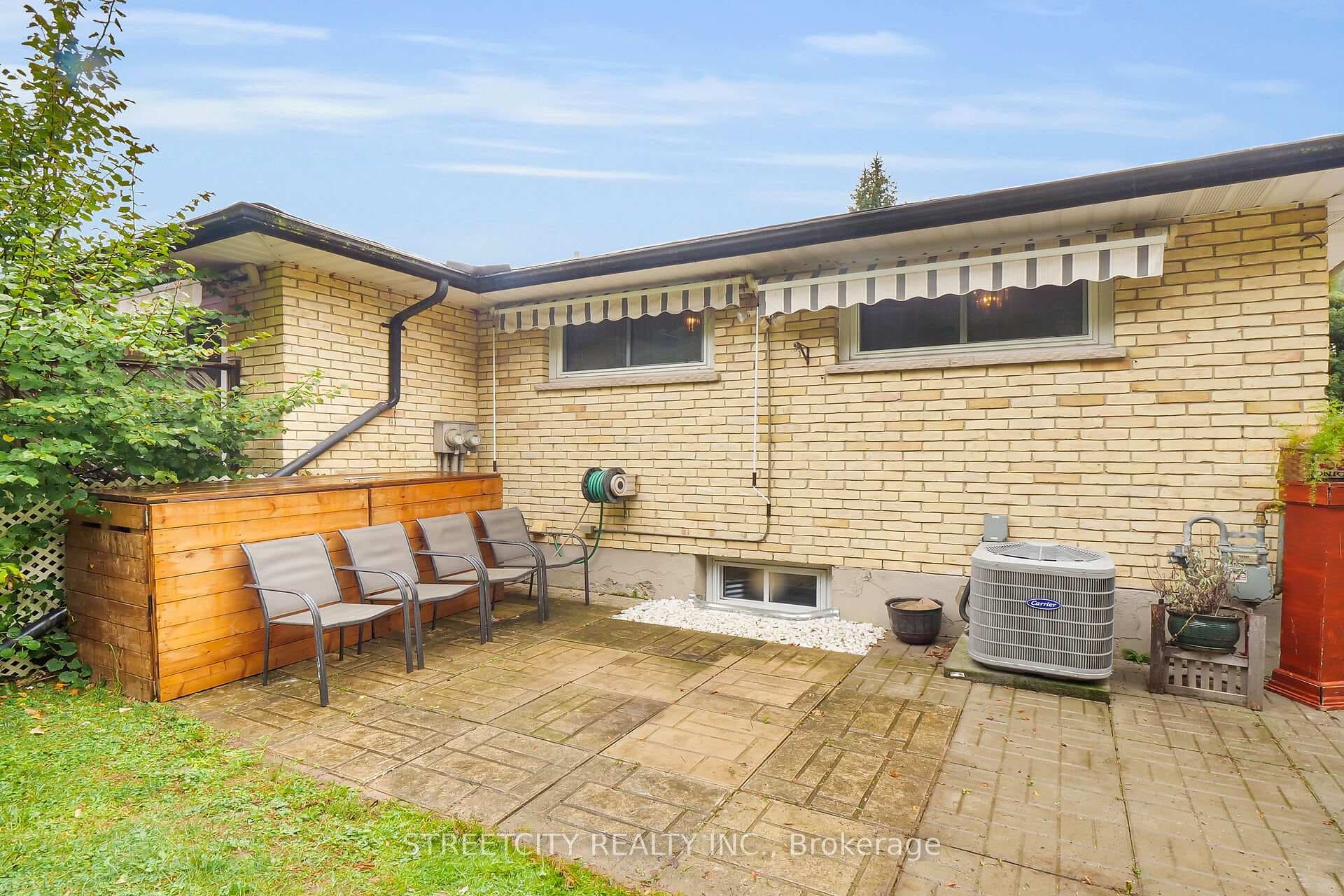 1221 Victoria Drive photo 33