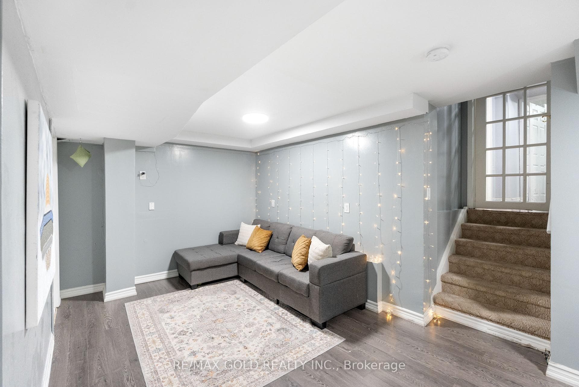 48 Maidstone Crescent photo 42