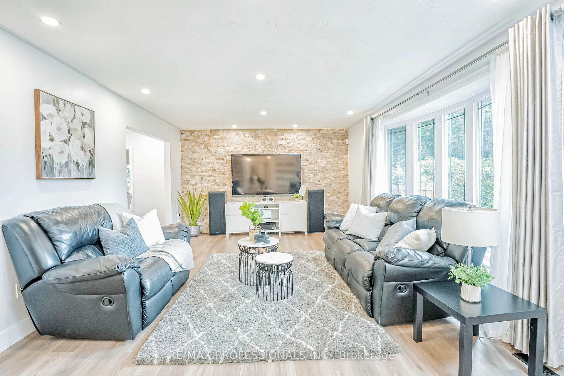 130 Dunsdon Street photo 18