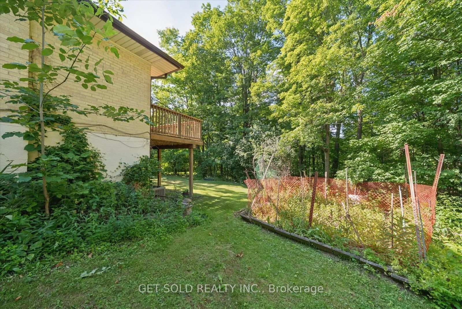 129 Riverhead Drive photo 36