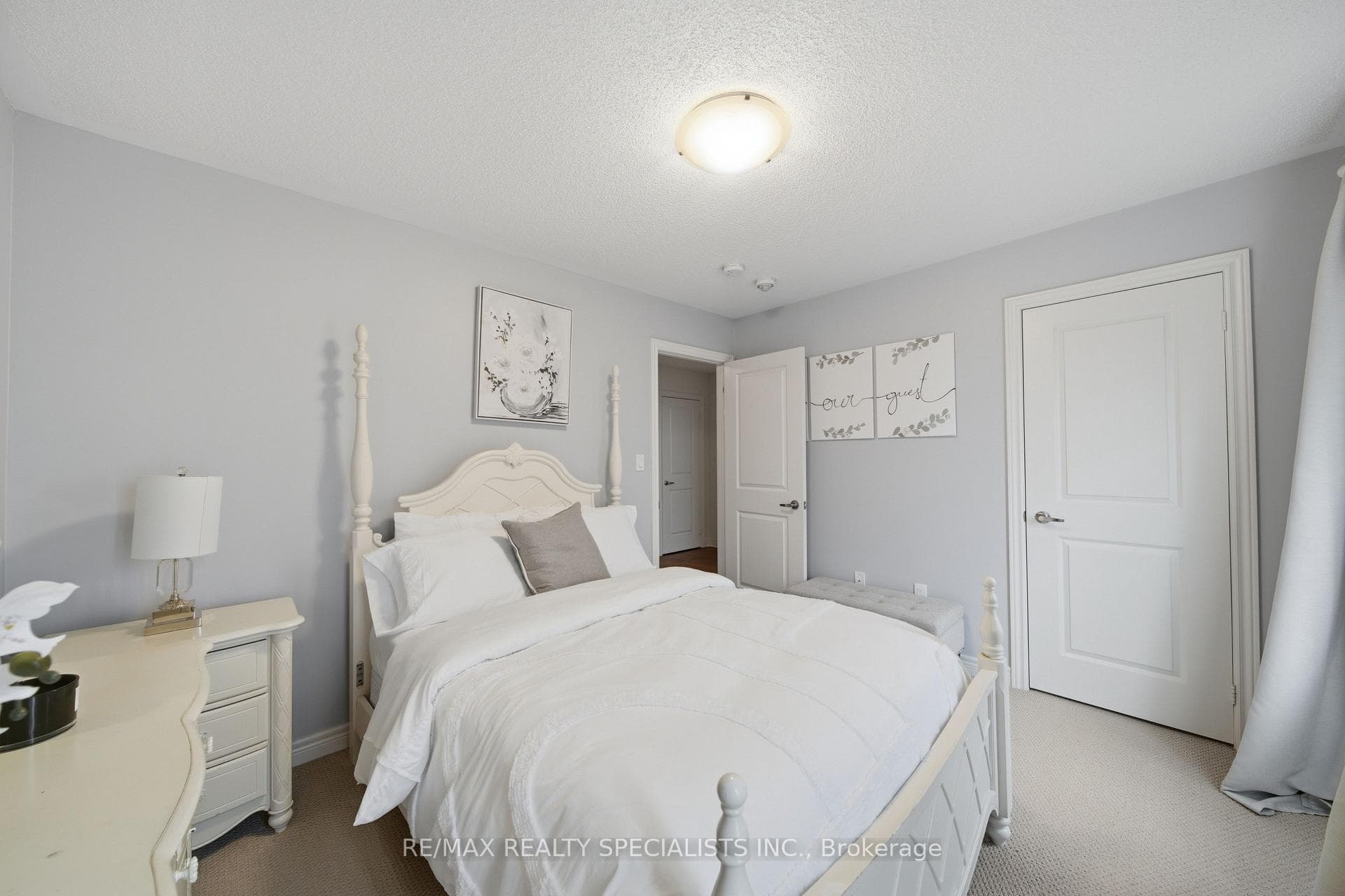 12 Fortis Crescent photo 27