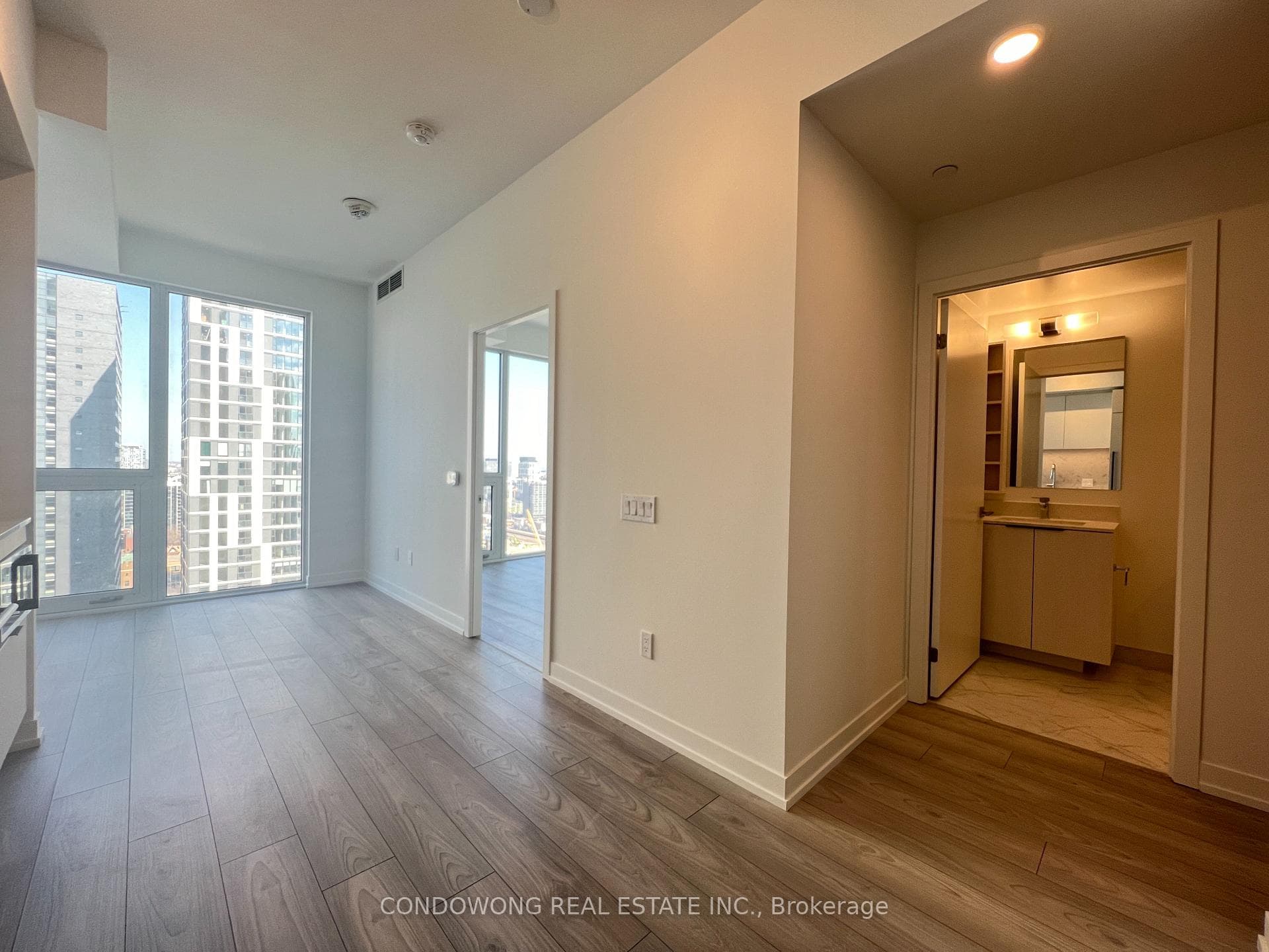 82 Dalhousie Street Unit 2501 photo 9