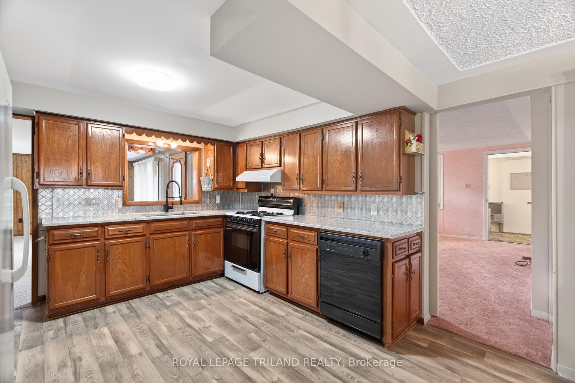 64 Wellington Avenue photo 10